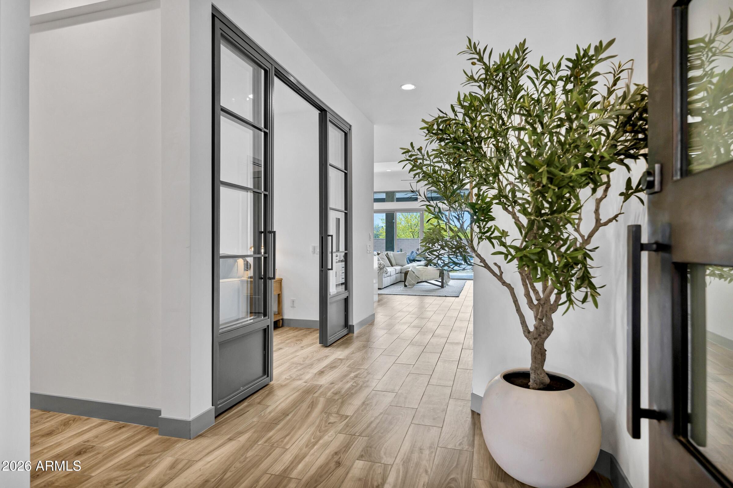 21333 W Hillcrest Boulevard