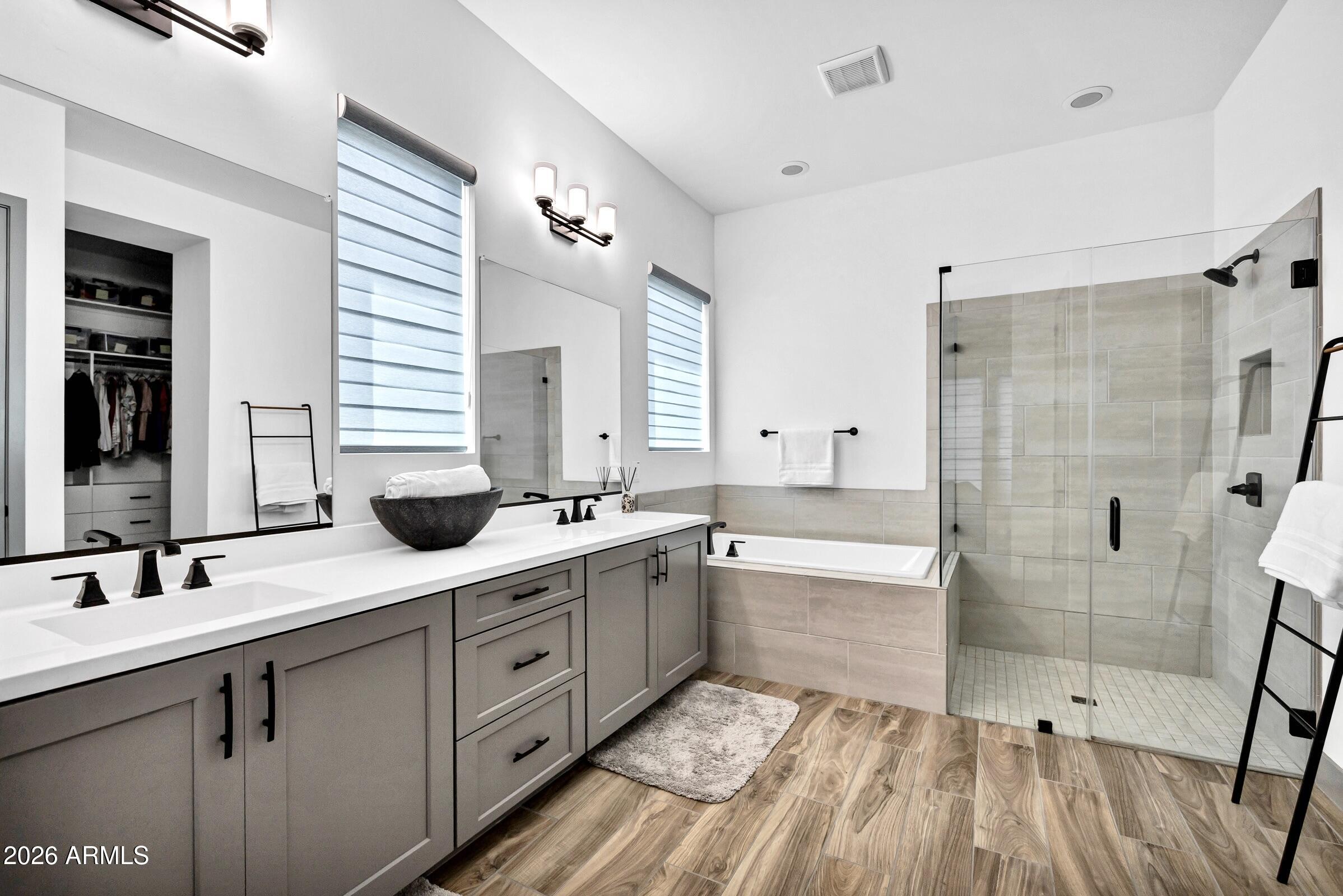 21333 W Hillcrest Boulevard