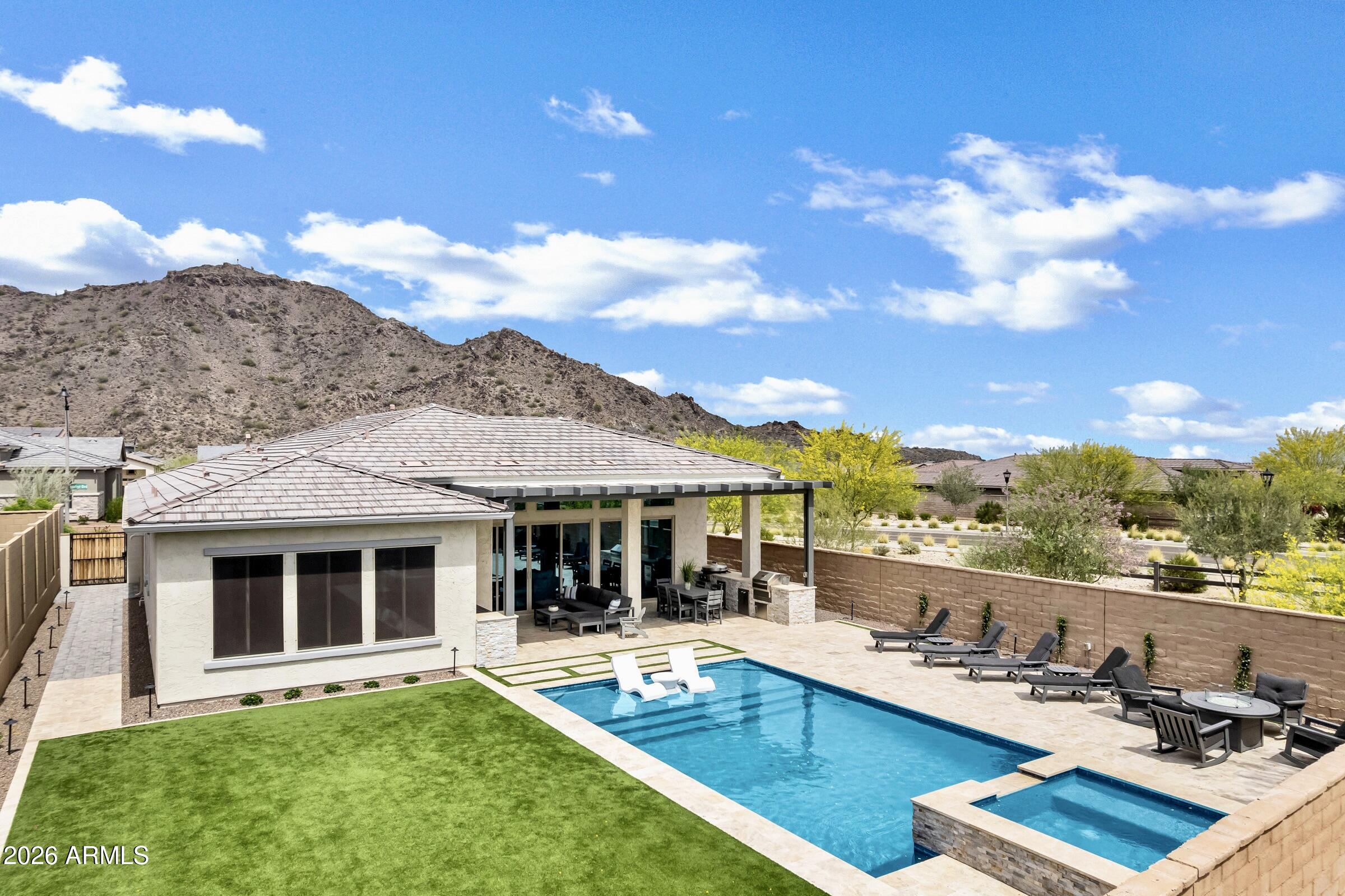 21333 W Hillcrest Boulevard