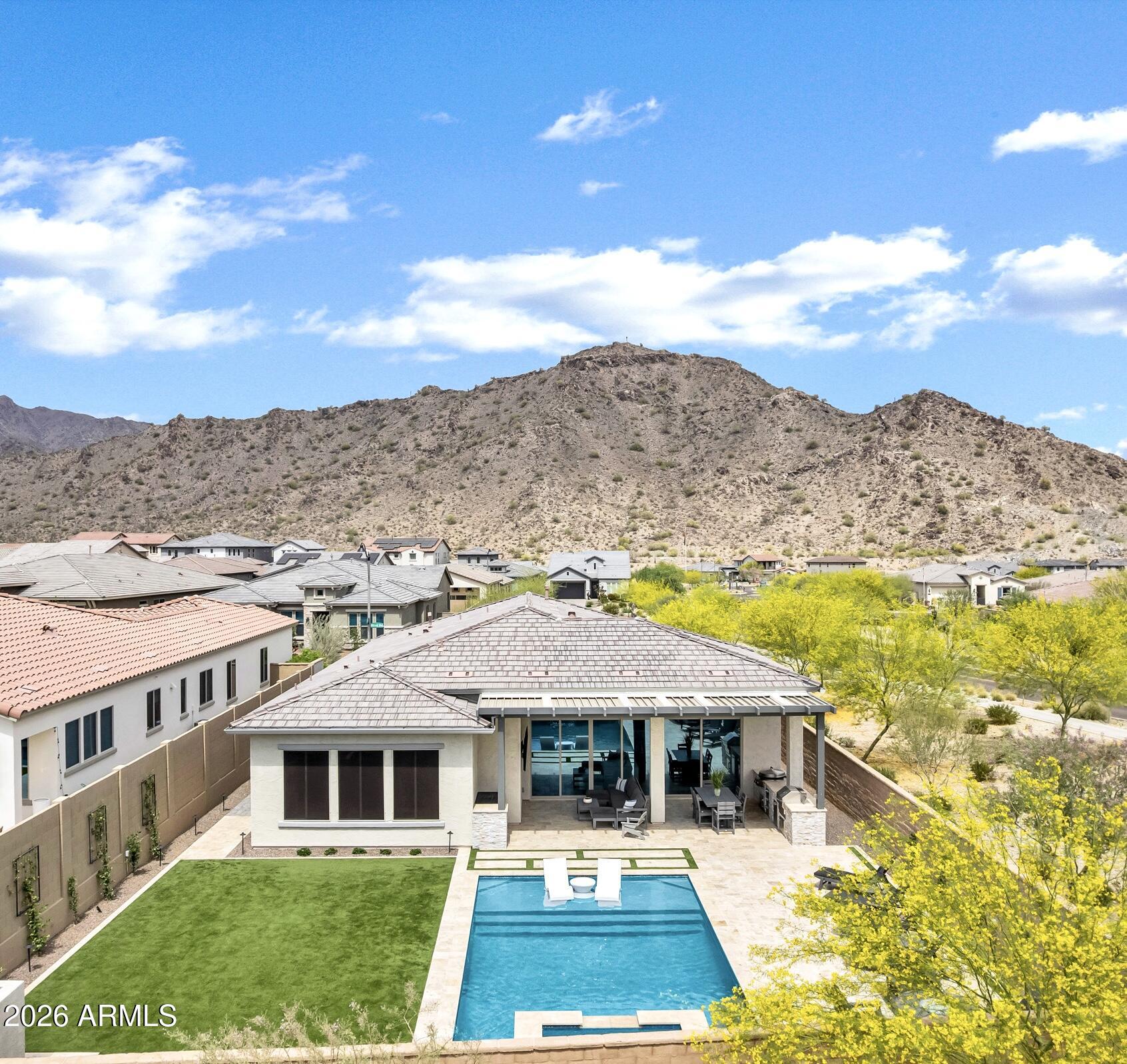 21333 W Hillcrest Boulevard