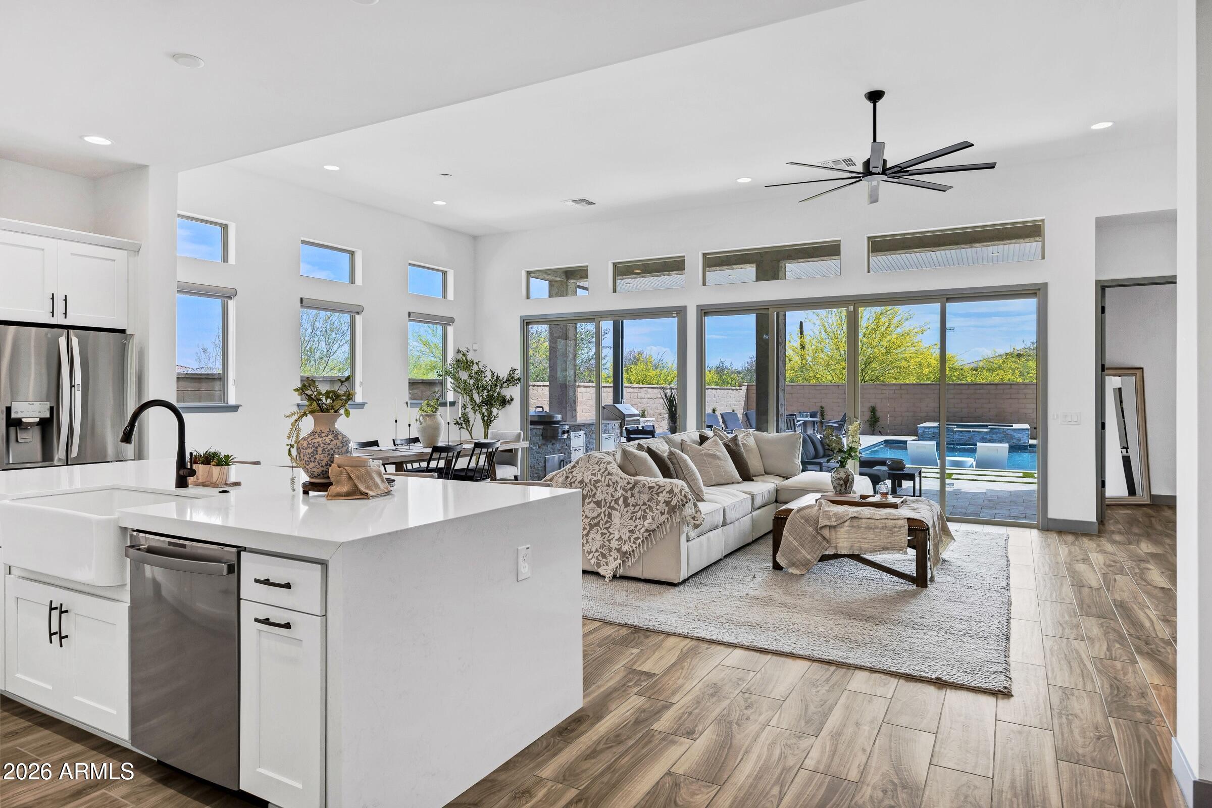 21333 W Hillcrest Boulevard