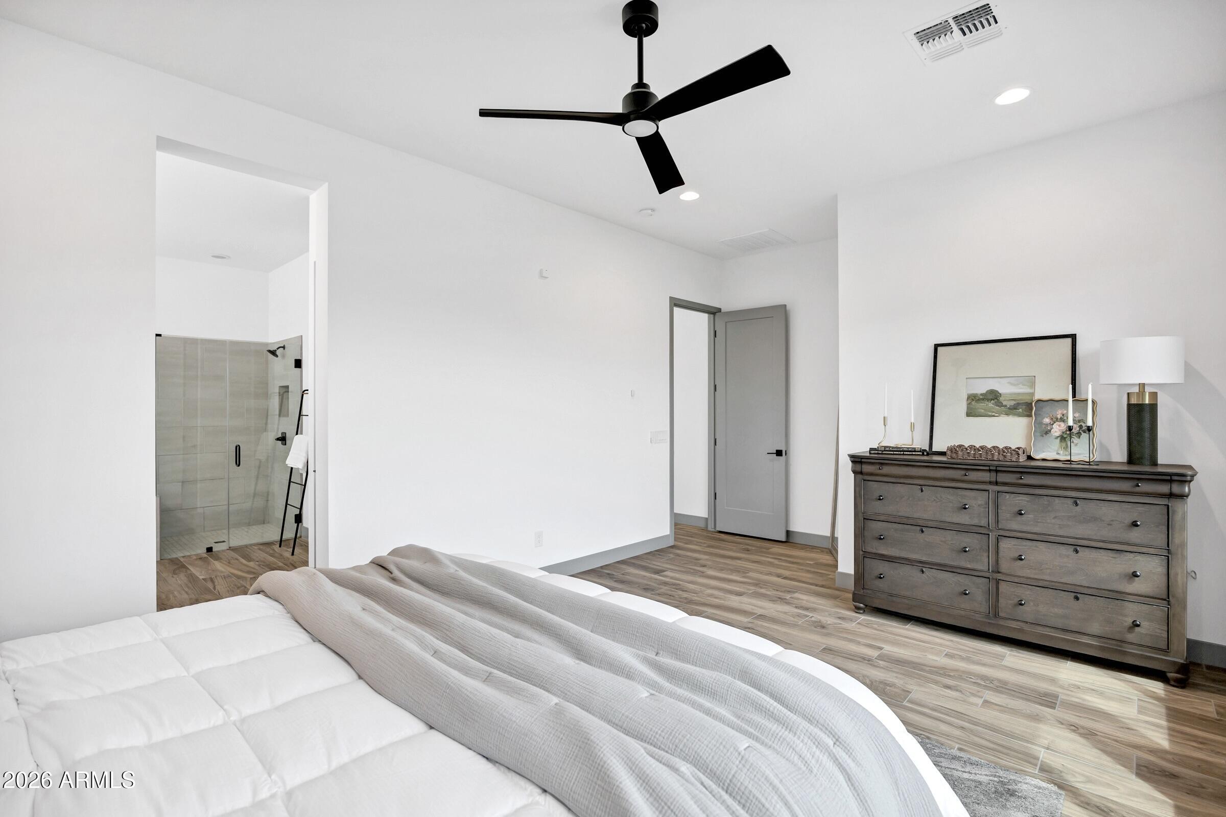 21333 W Hillcrest Boulevard