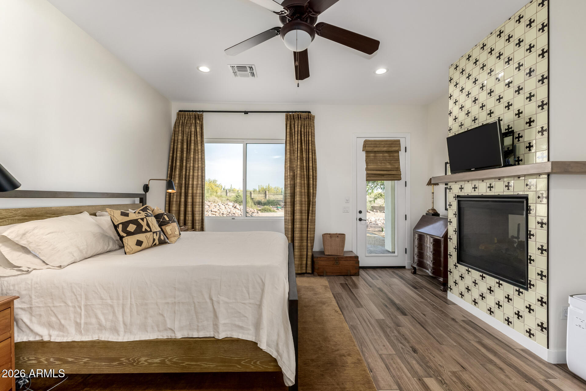 1414 S MORNING DOVE Court