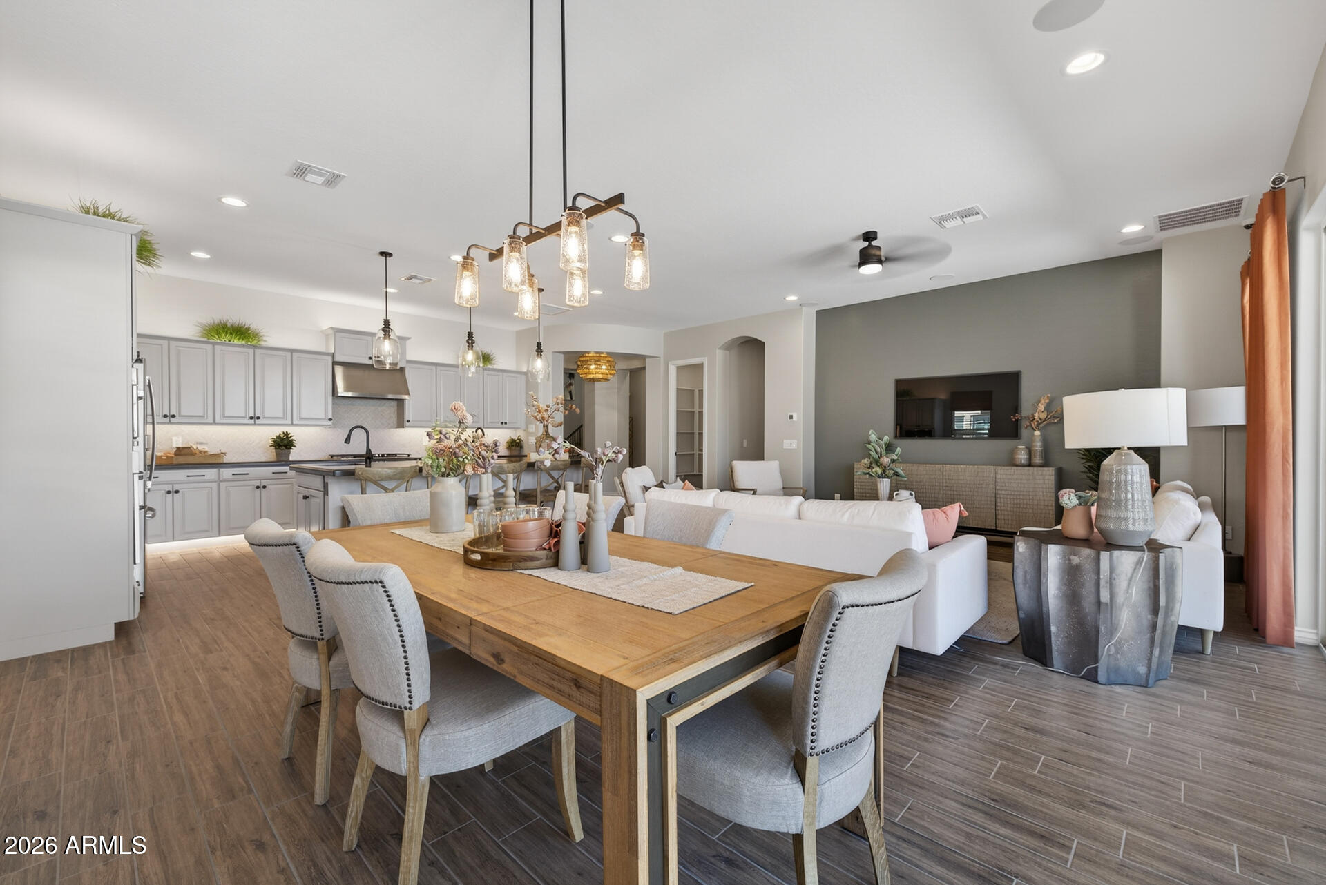 23024 E ARROWHEAD Trail