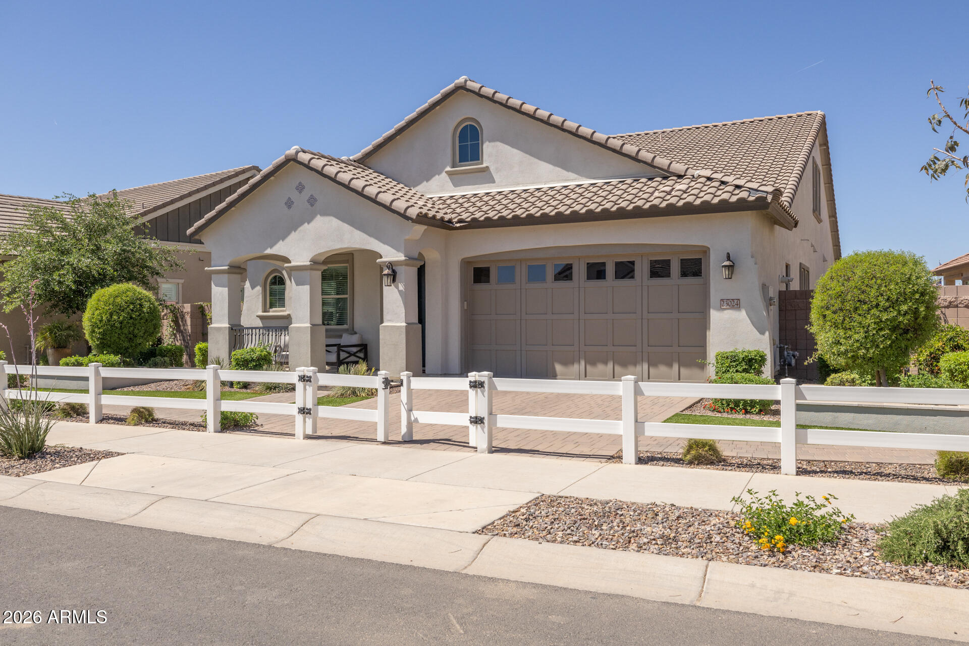 23024 E ARROWHEAD Trail