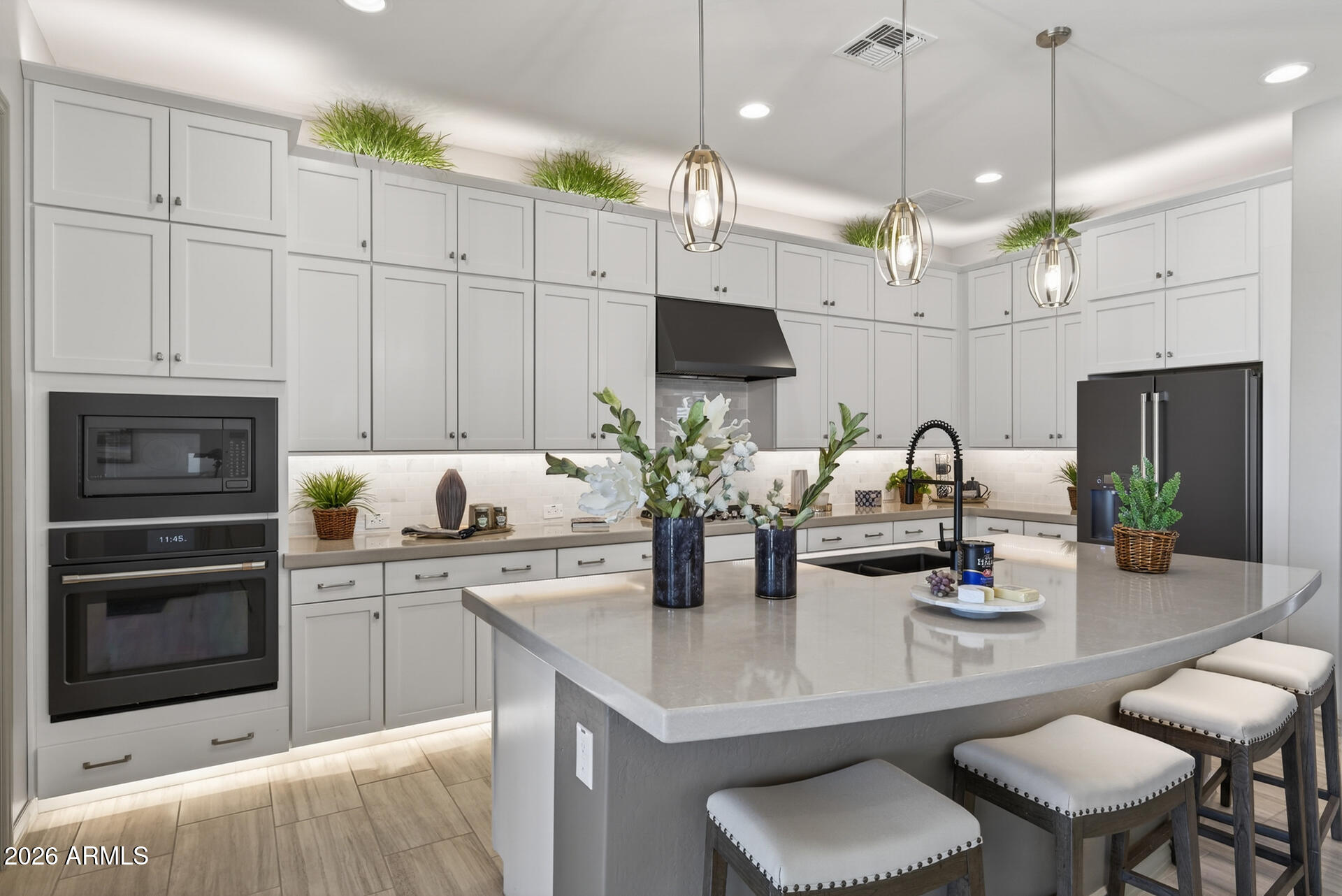 23032 E ARROWHEAD Trail