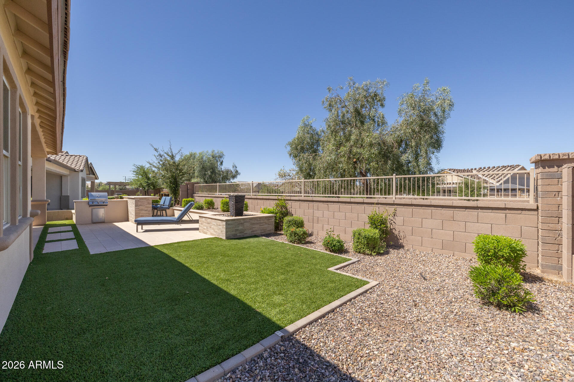 23032 E ARROWHEAD Trail