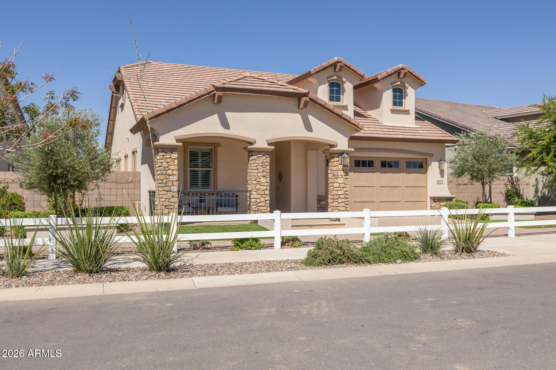 23032 E ARROWHEAD Trail