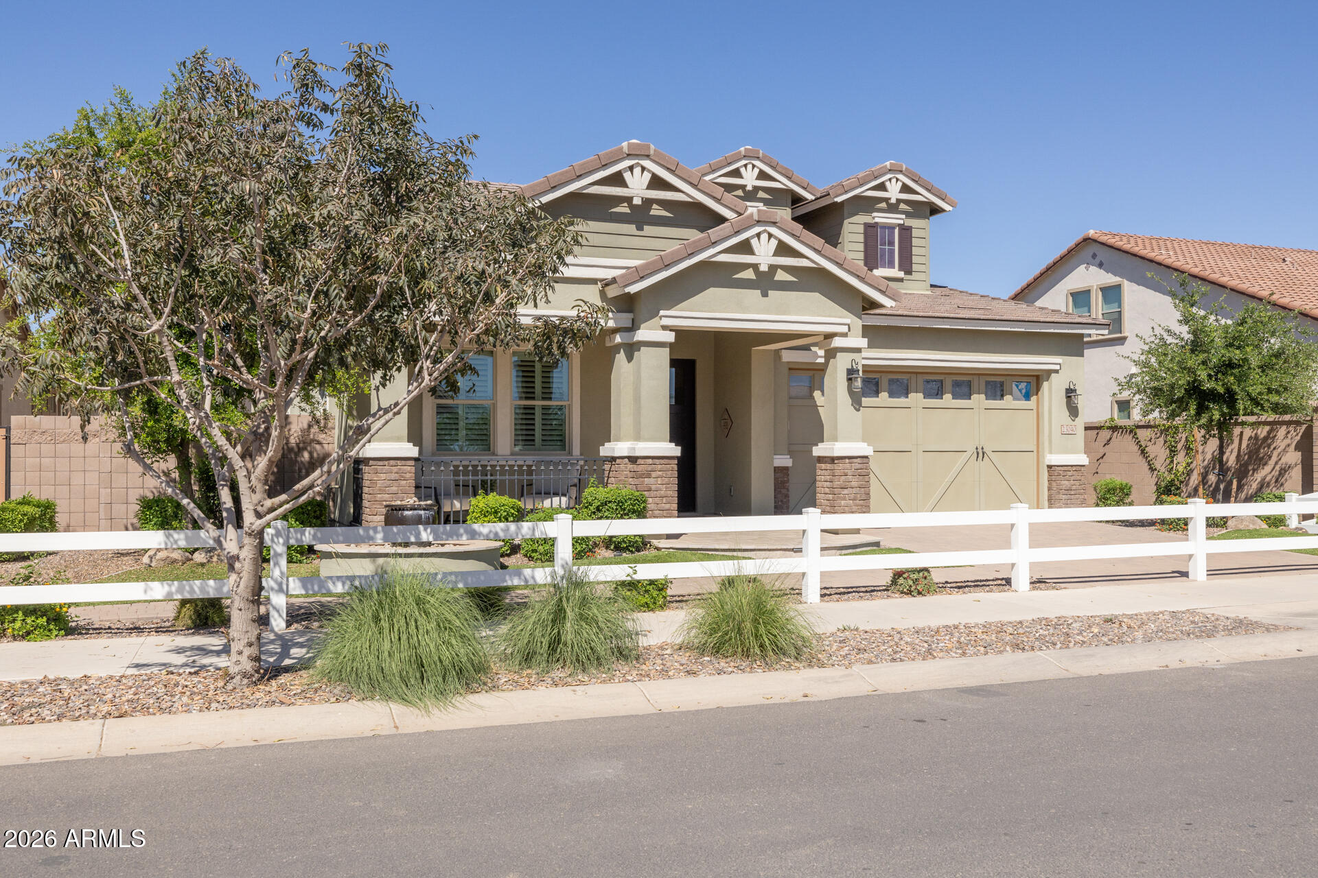 23040 E ARROWHEAD Trail