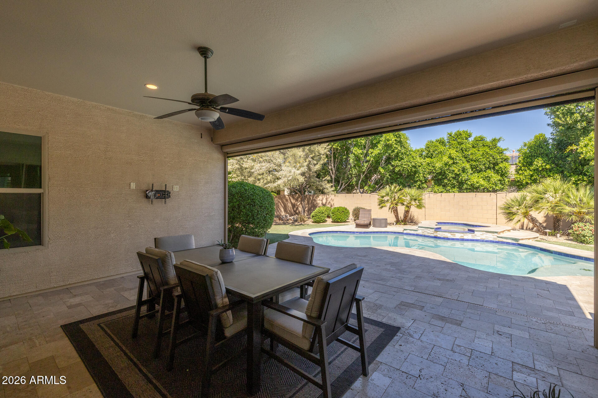 3524 E LOMA VISTA Street