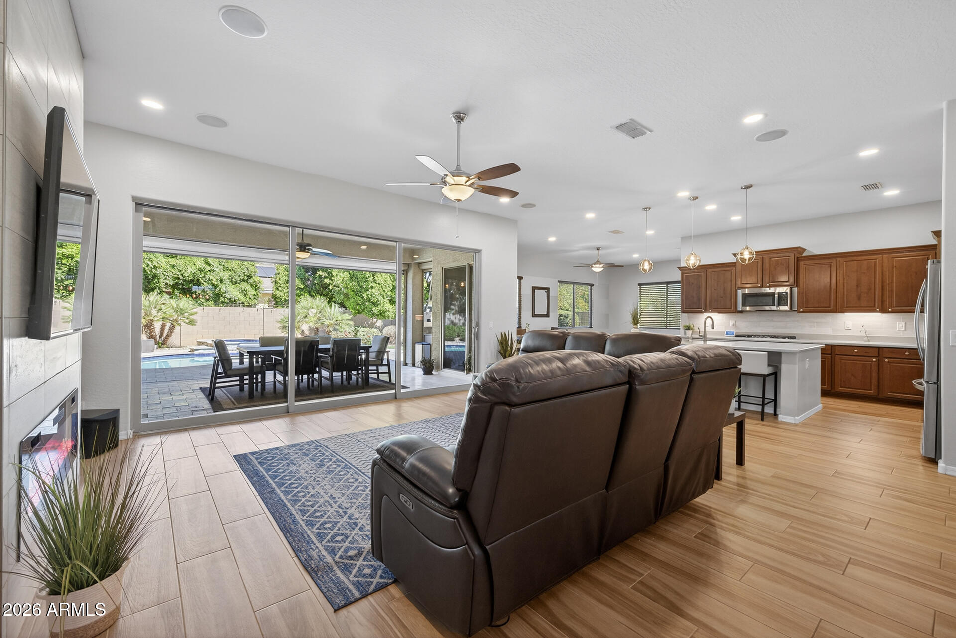 3524 E LOMA VISTA Street