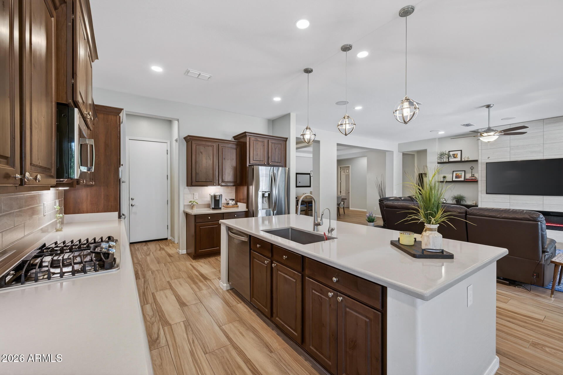 3524 E LOMA VISTA Street