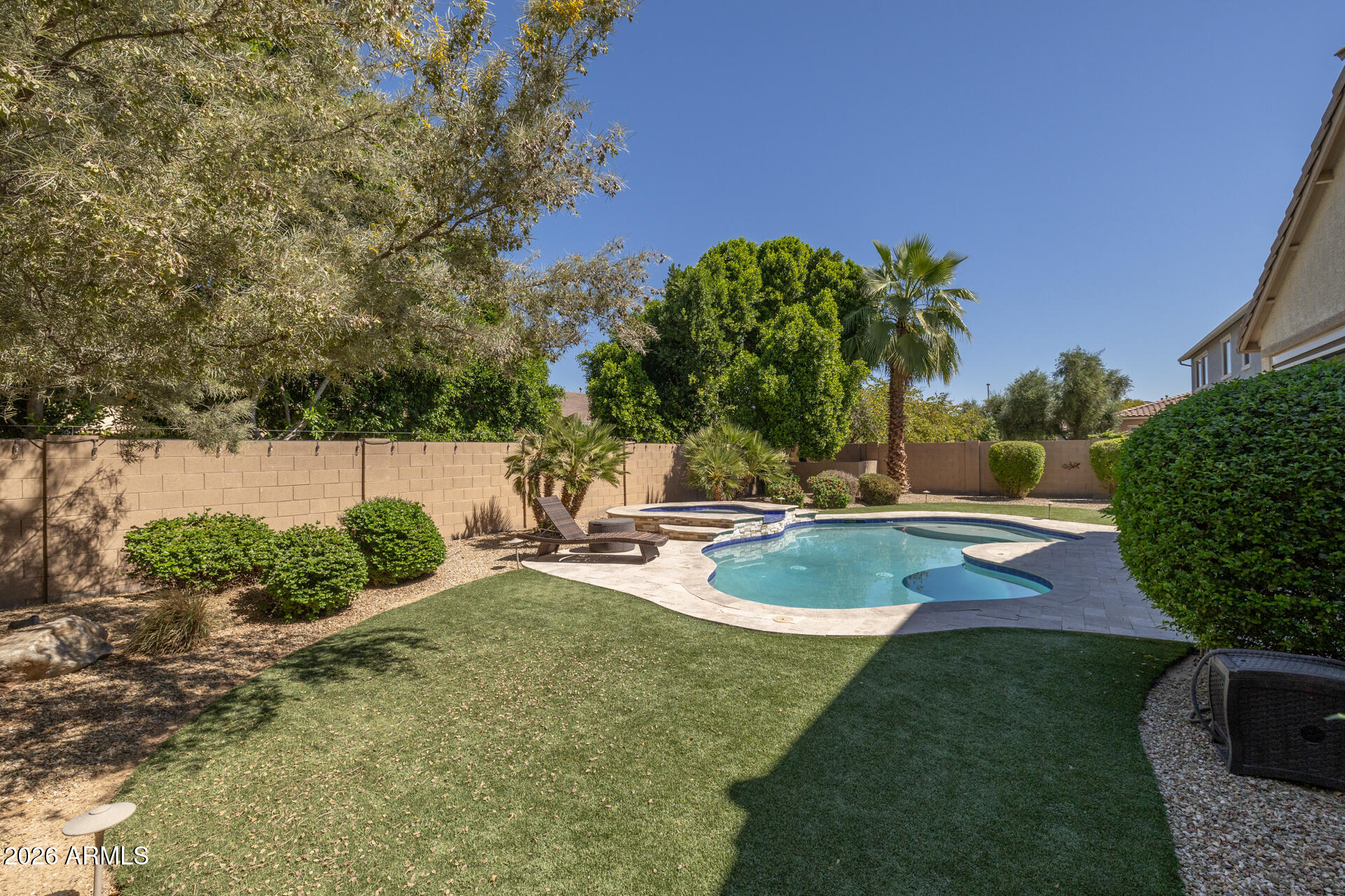 3524 E LOMA VISTA Street