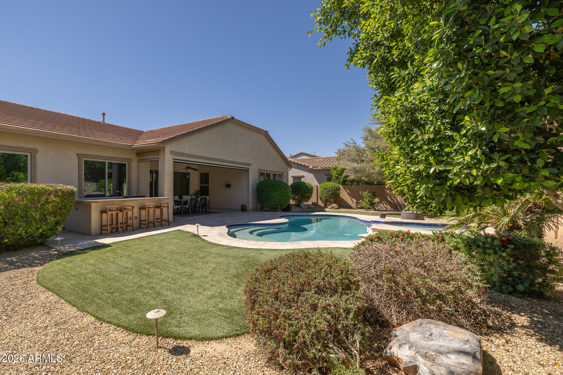 3524 E LOMA VISTA Street