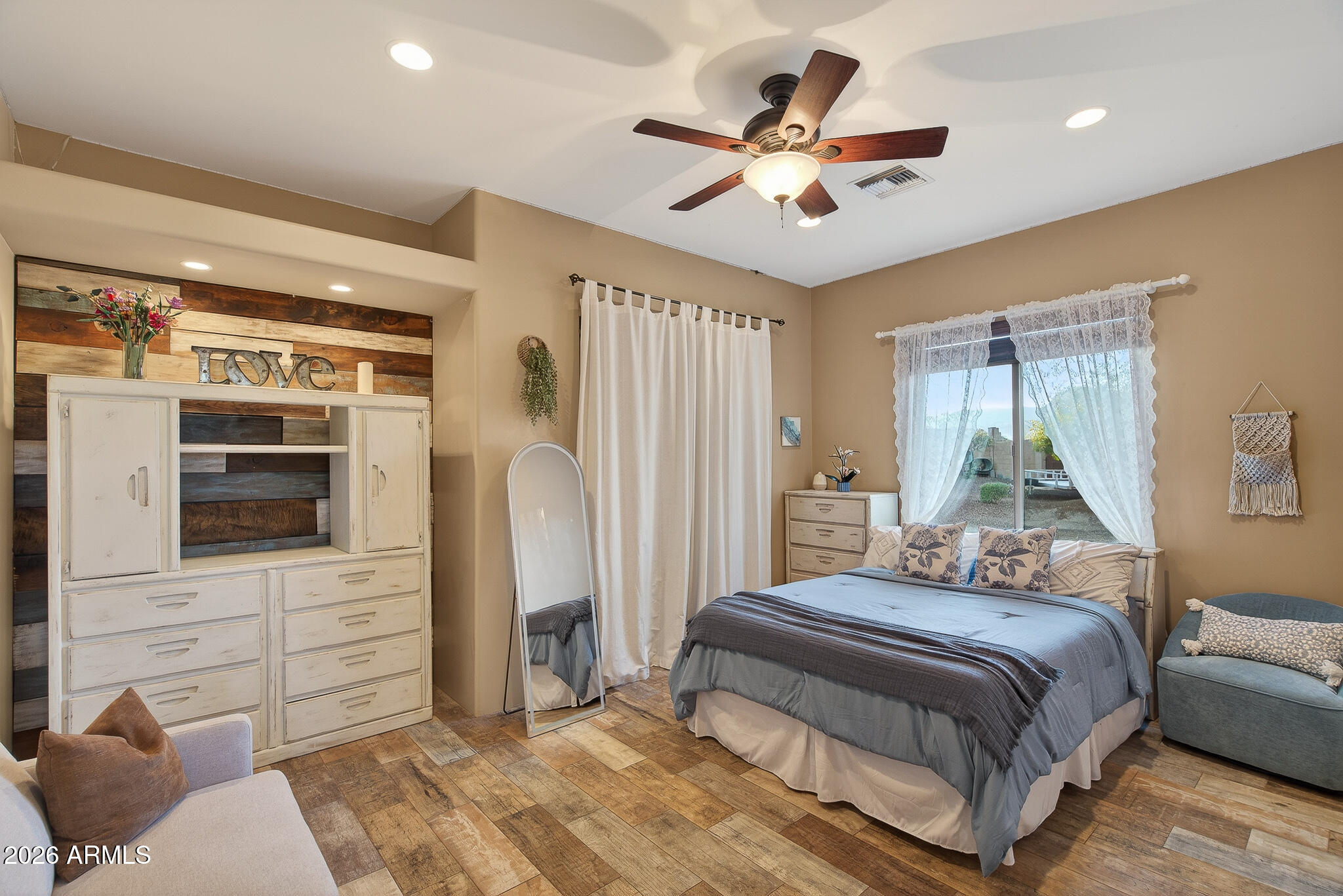 19707 W MARIPOSA Drive