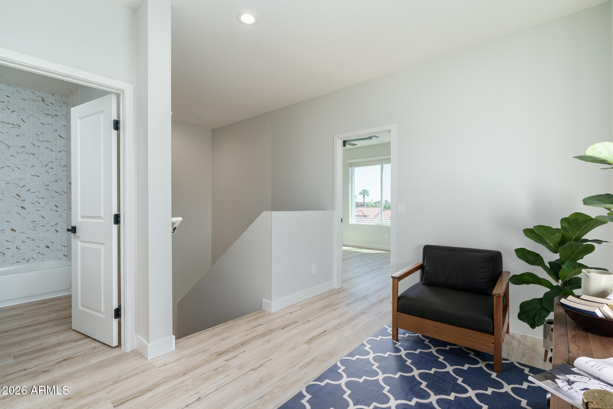 2601 E CLARENDON Avenue 14