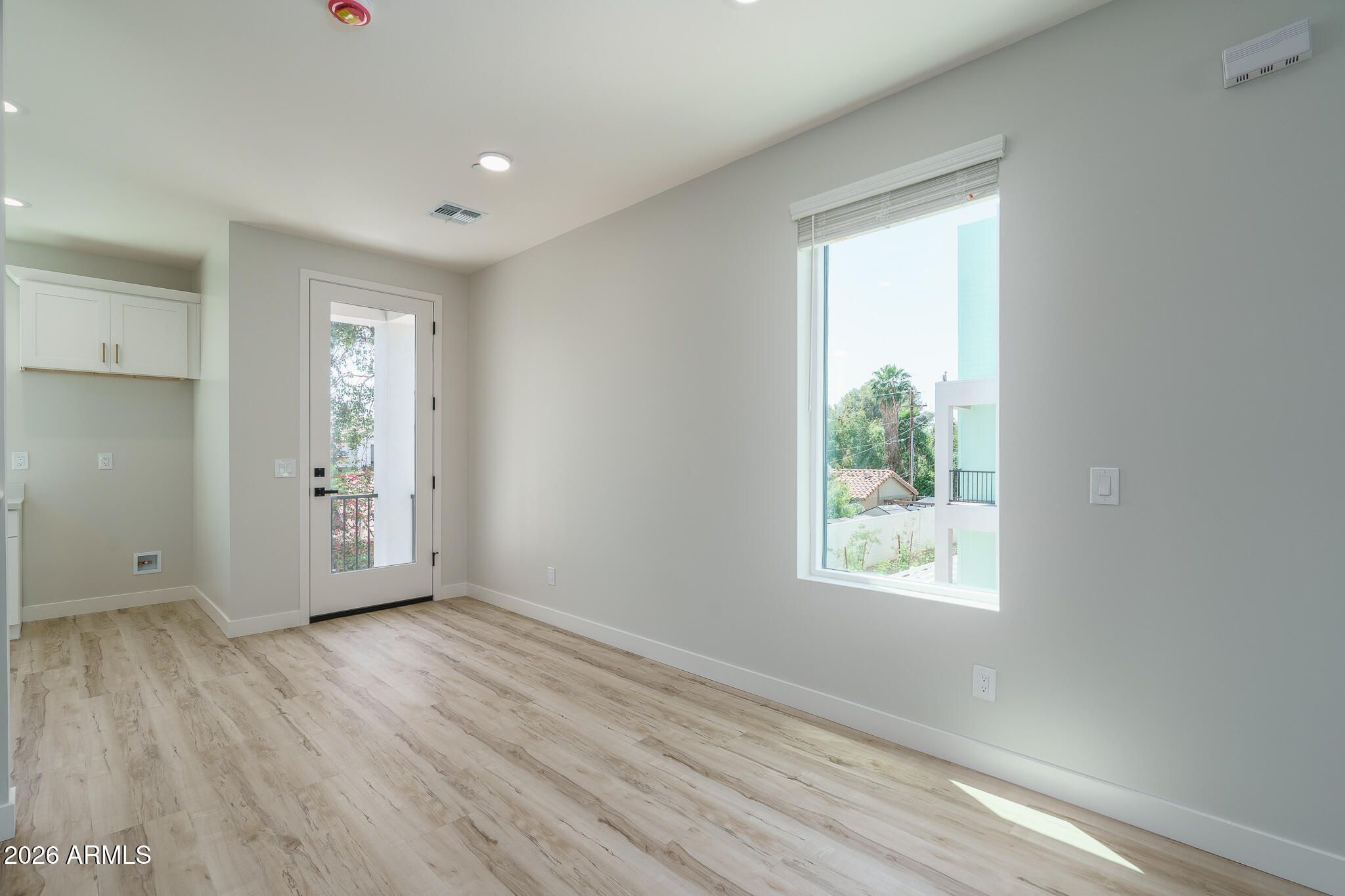 2601 E CLARENDON Avenue 14