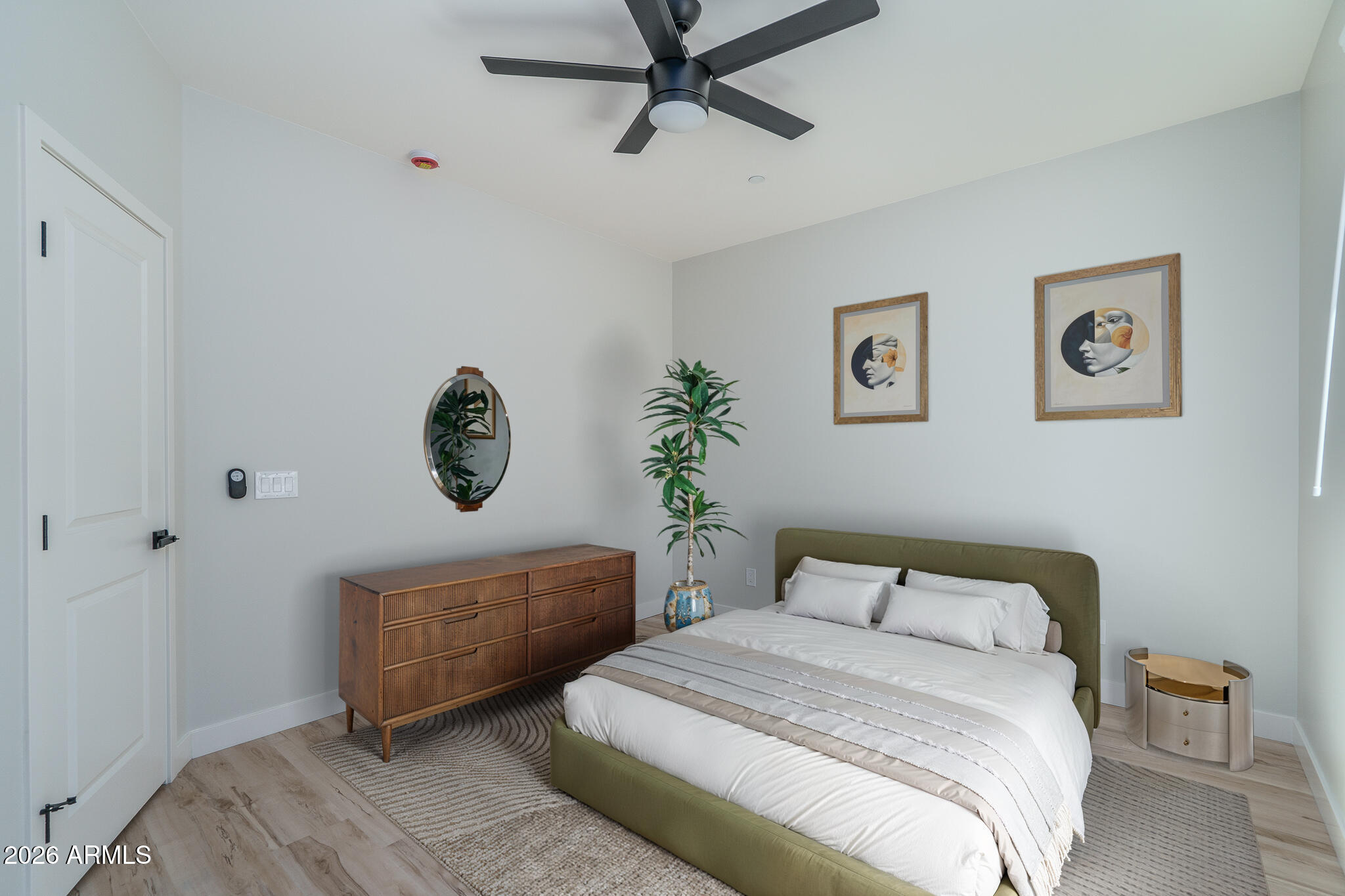 2601 E CLARENDON Avenue 14