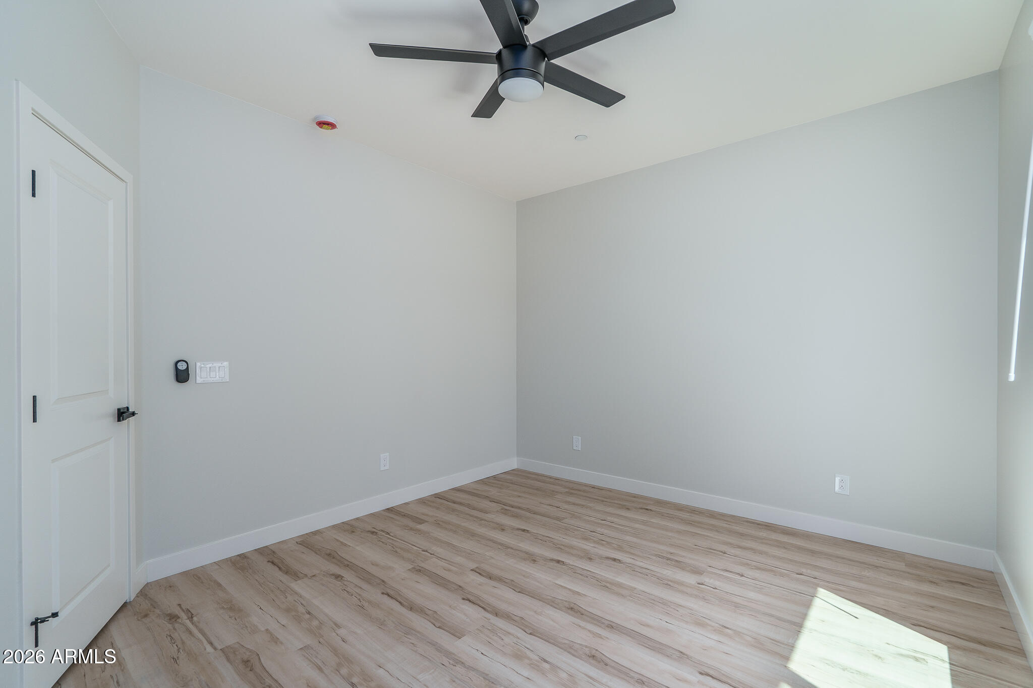 2601 E CLARENDON Avenue 14