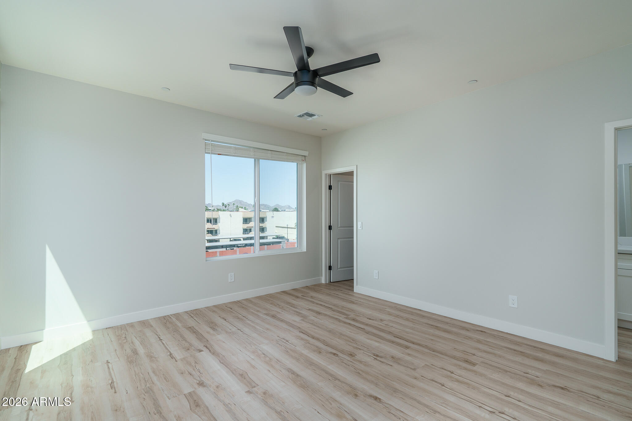 2601 E CLARENDON Avenue 14