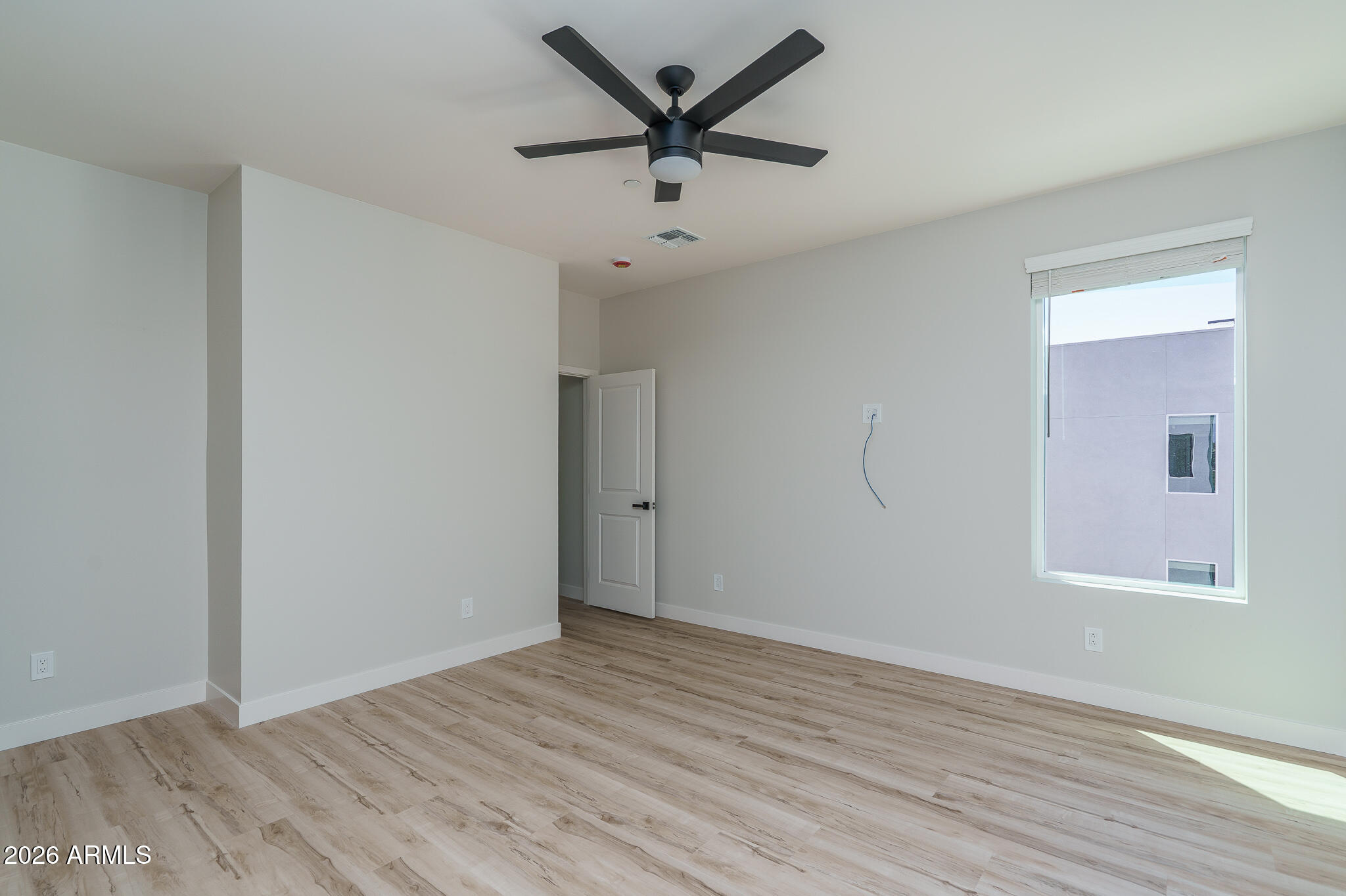 2601 E CLARENDON Avenue 14