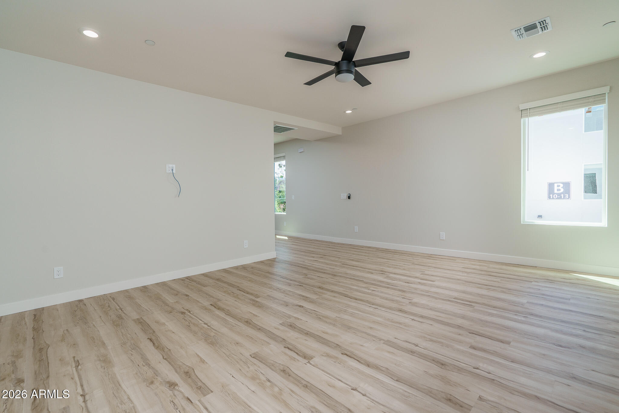 2601 E CLARENDON Avenue 14