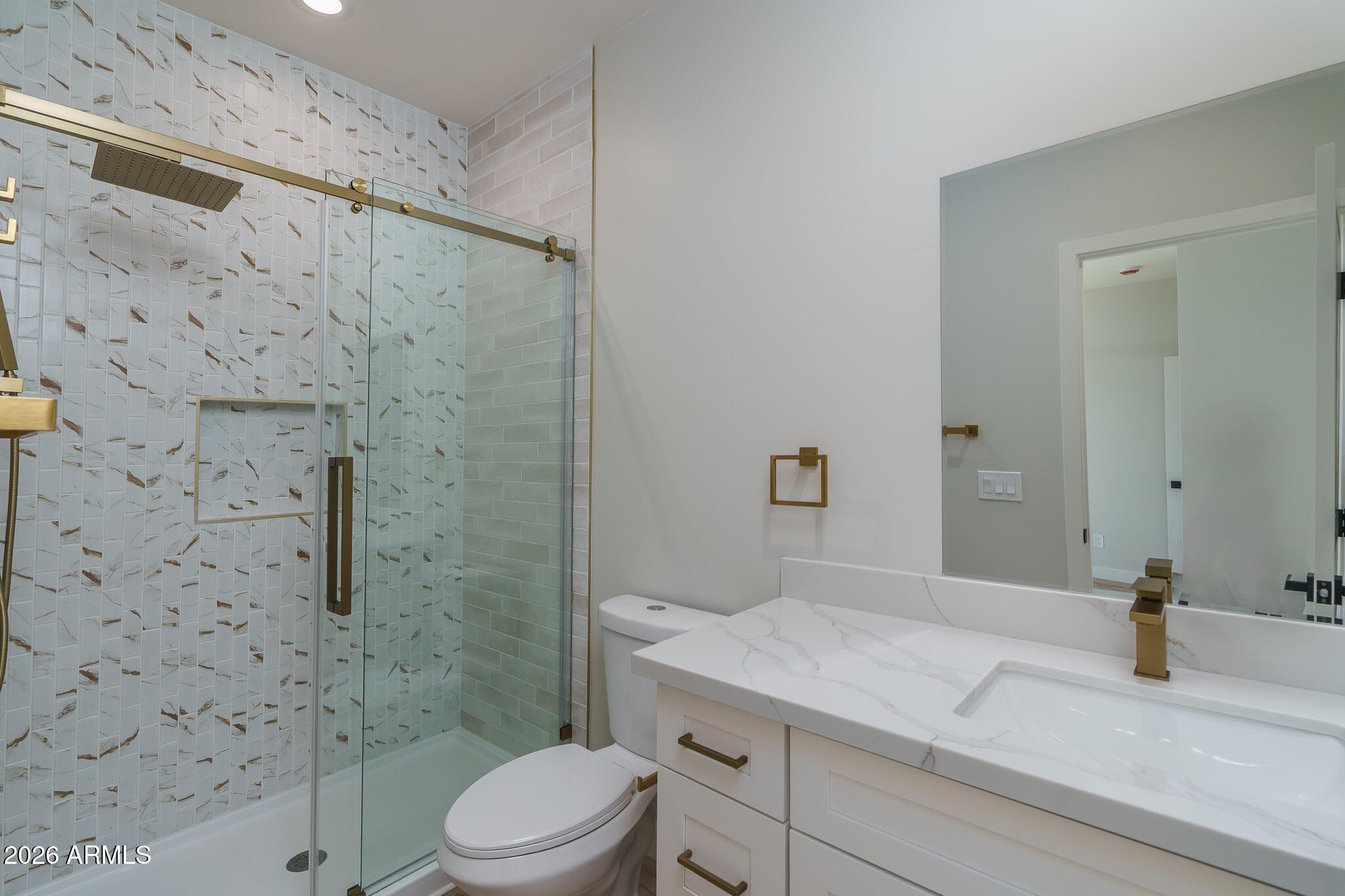 2601 E CLARENDON Avenue 14