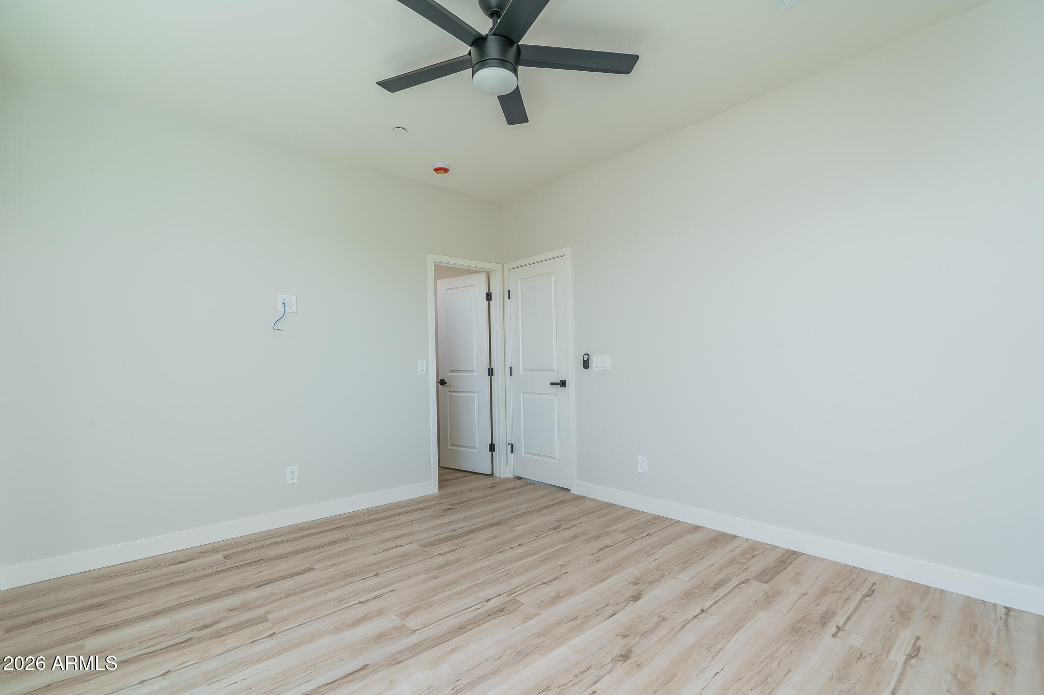 2601 E CLARENDON Avenue 14