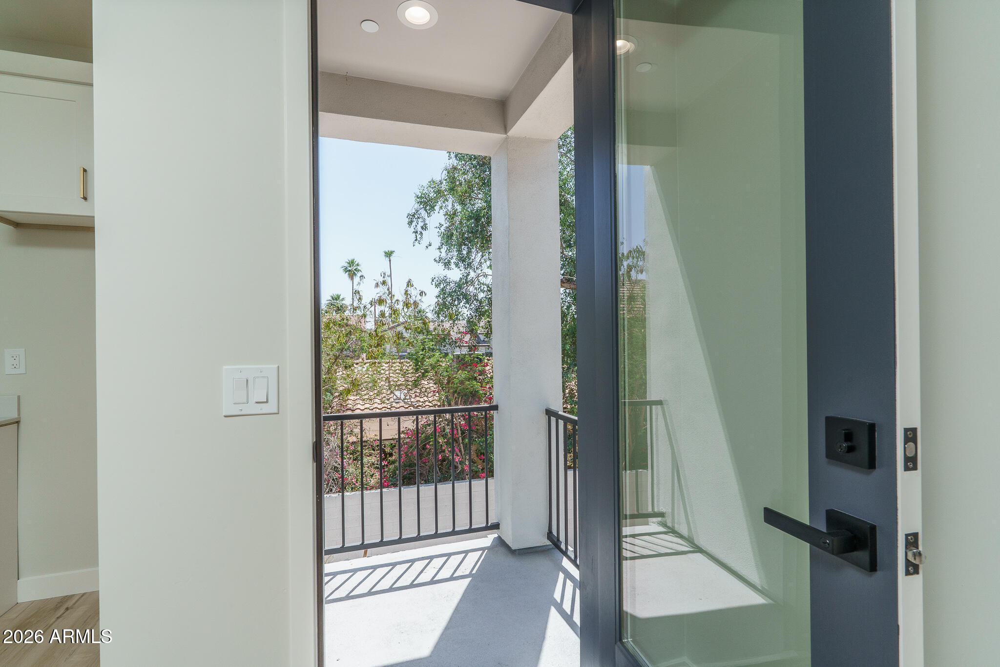 2601 E CLARENDON Avenue 14