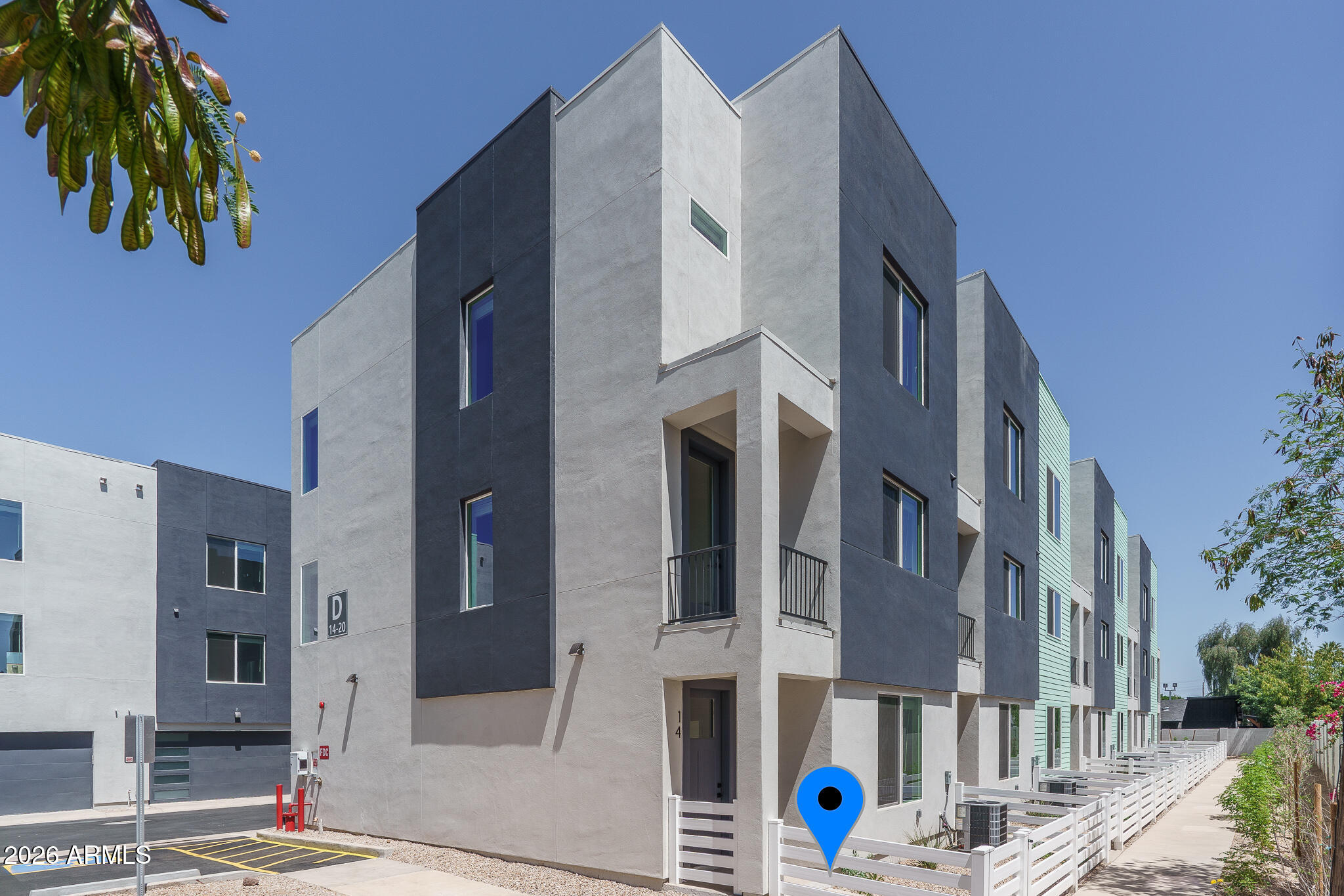 2601 E CLARENDON Avenue 14