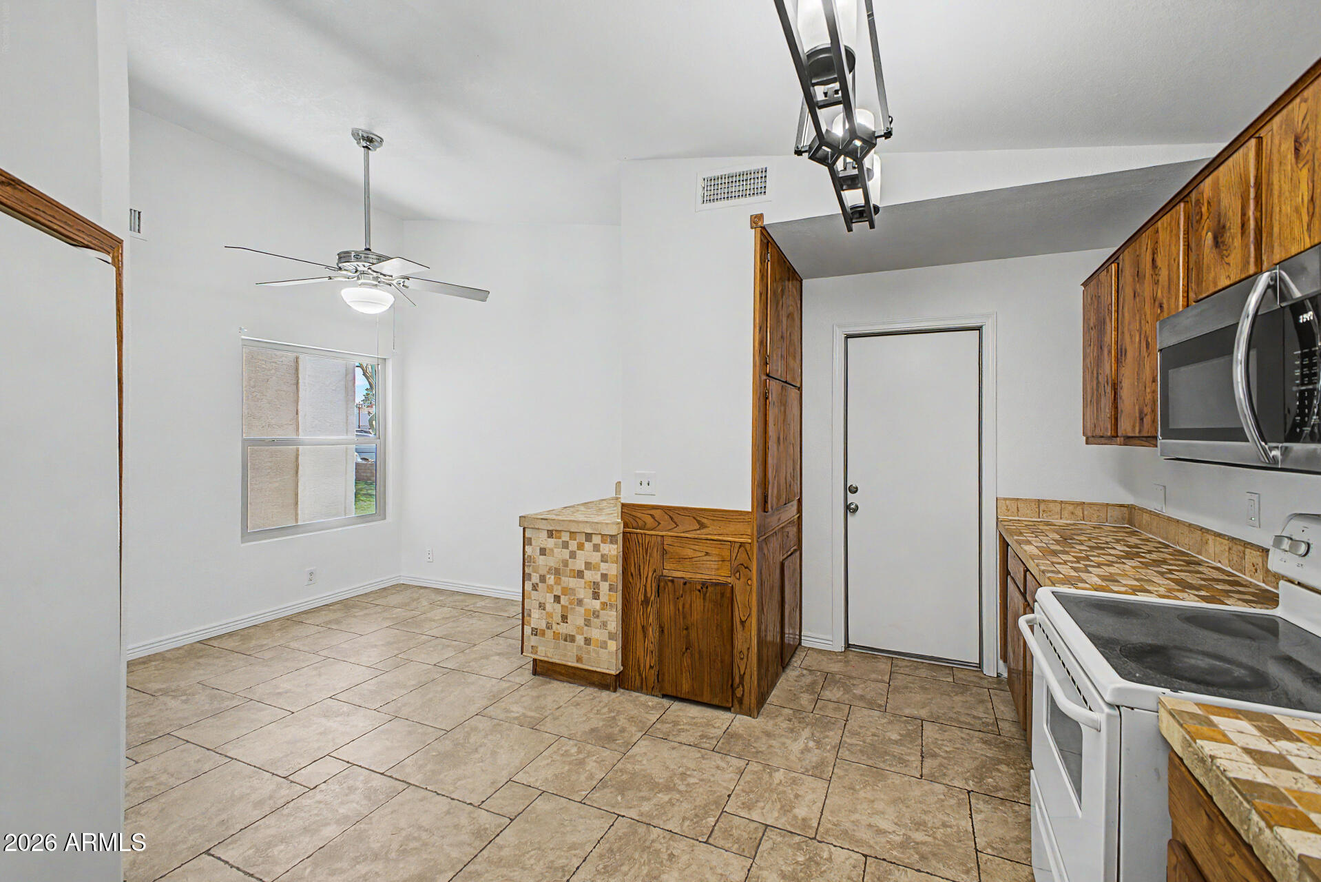6350 W ONYX Avenue
