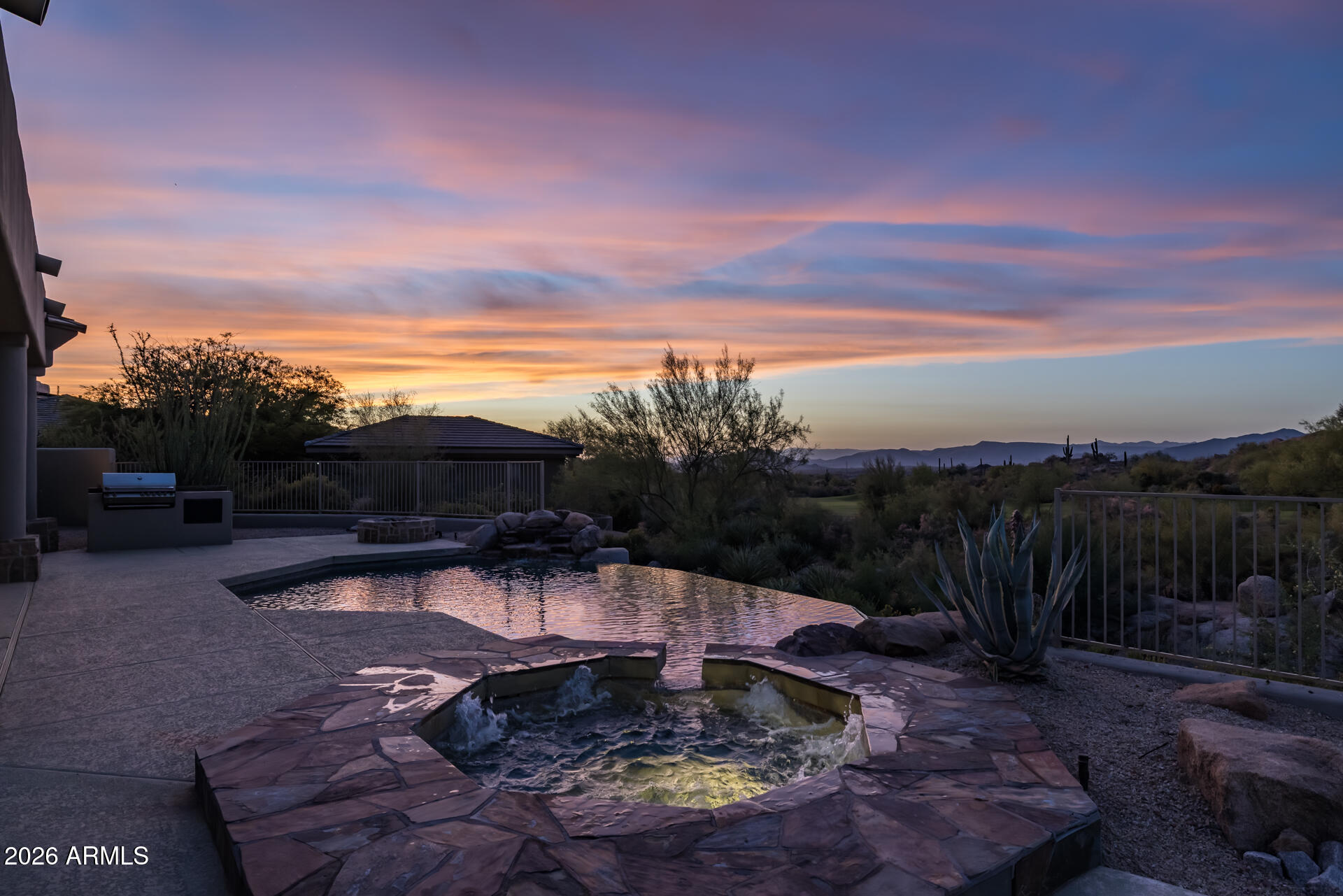 10686 E MARK Lane