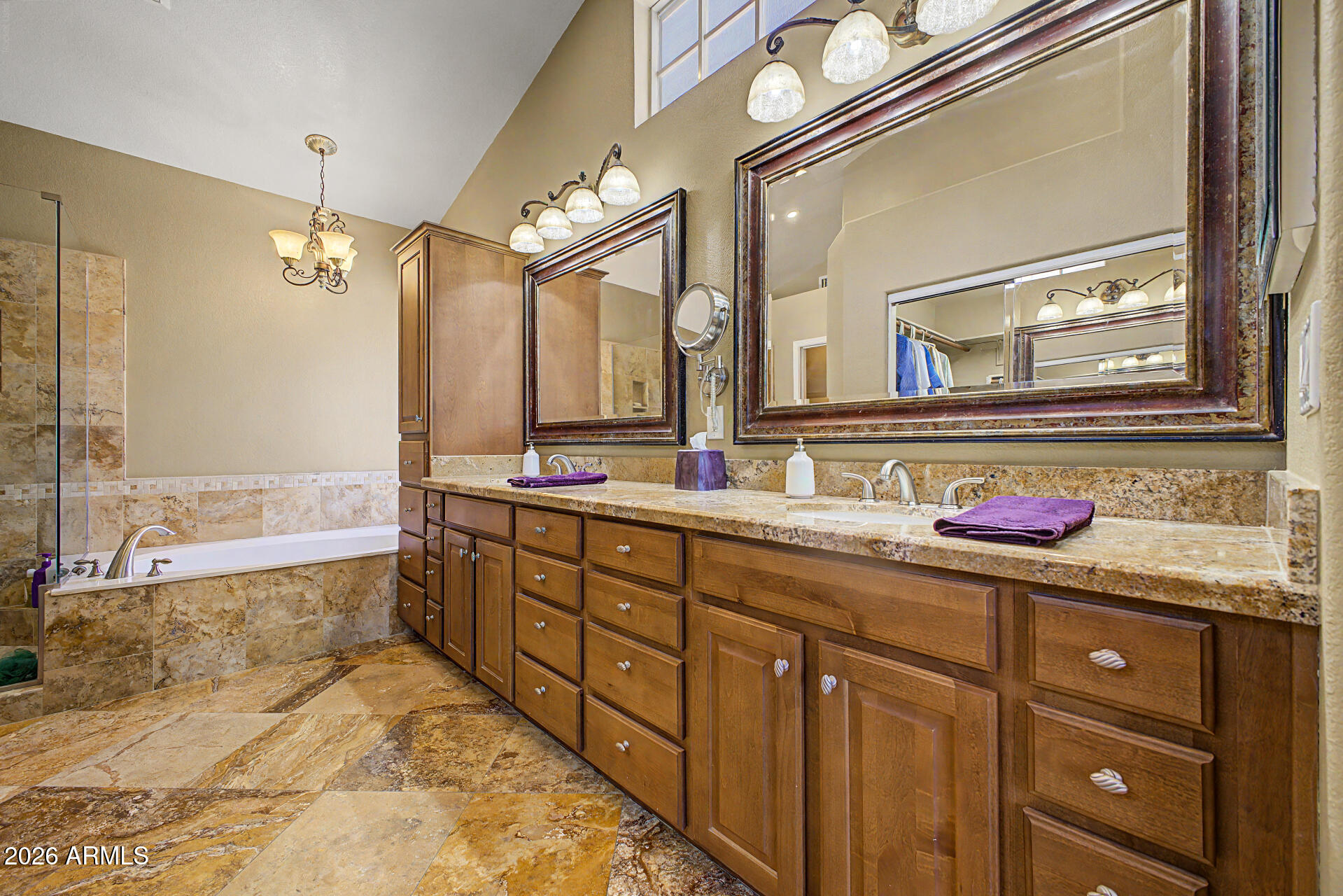 649 W MUIRWOOD Drive