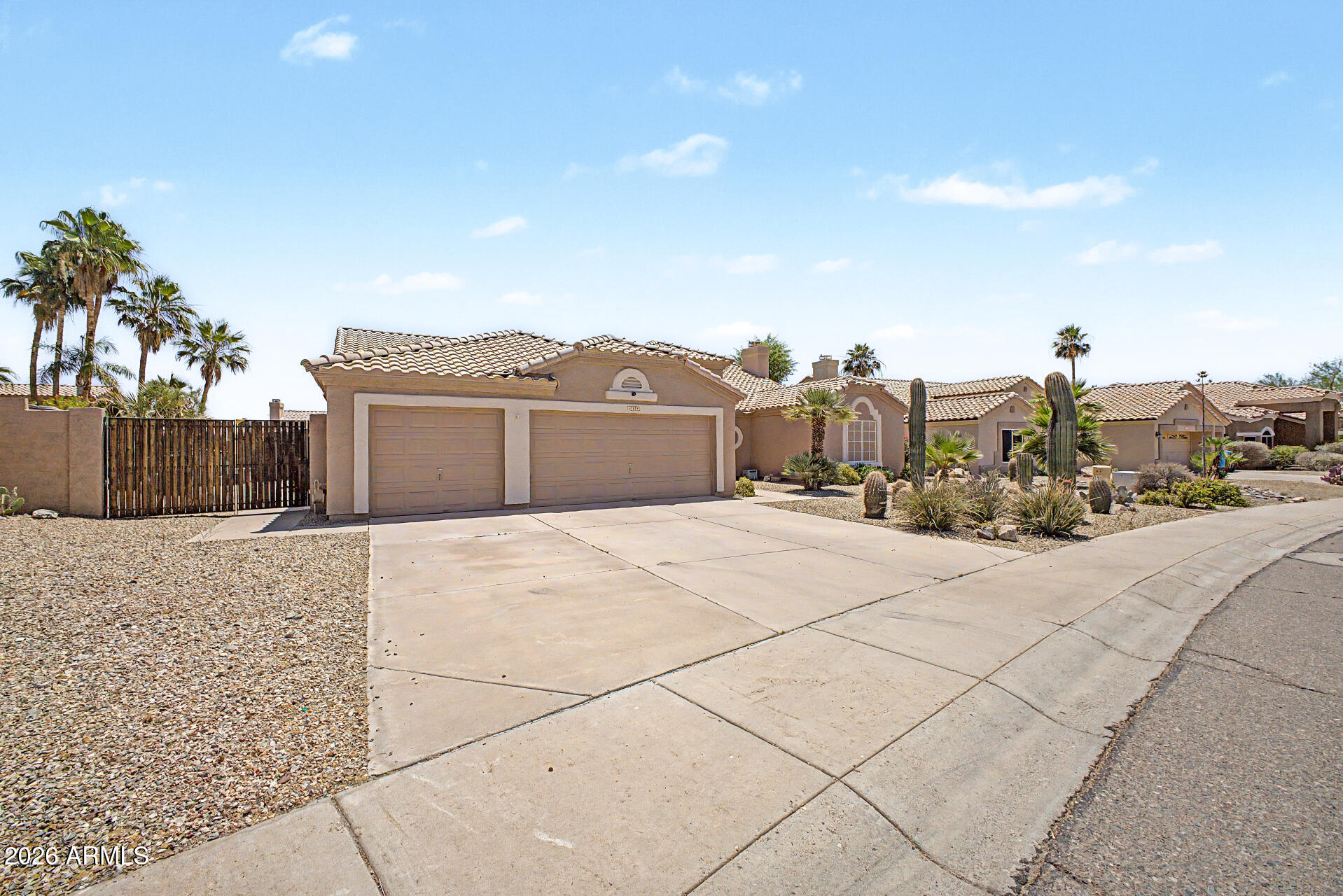 649 W MUIRWOOD Drive
