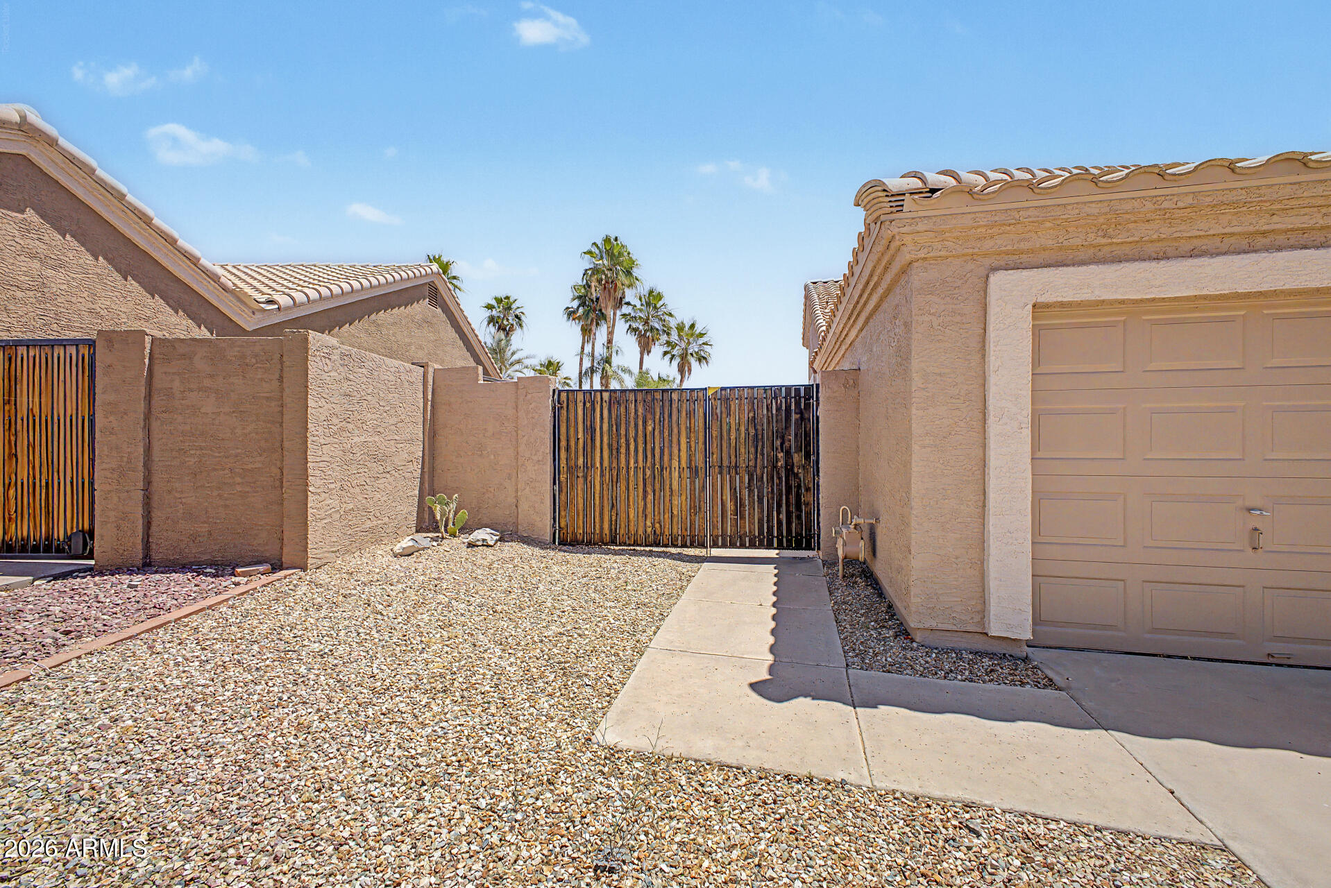 649 W MUIRWOOD Drive