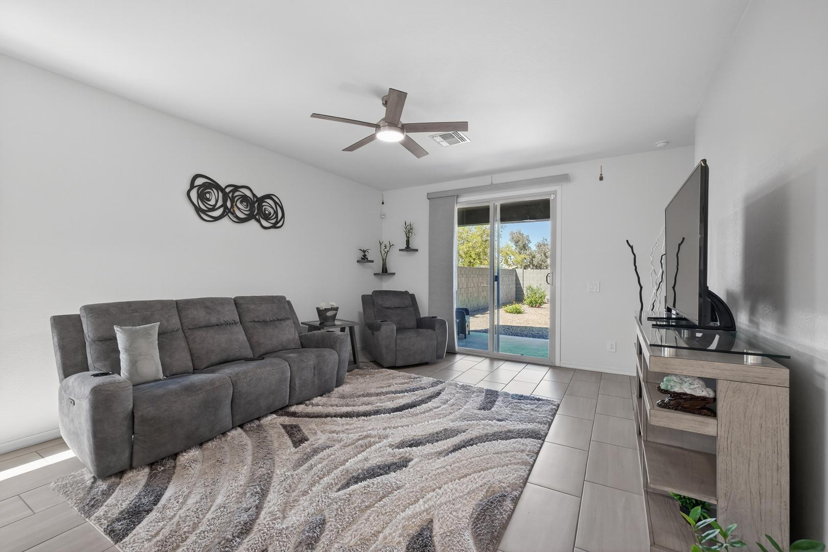 36354 W San Clemente Avenue