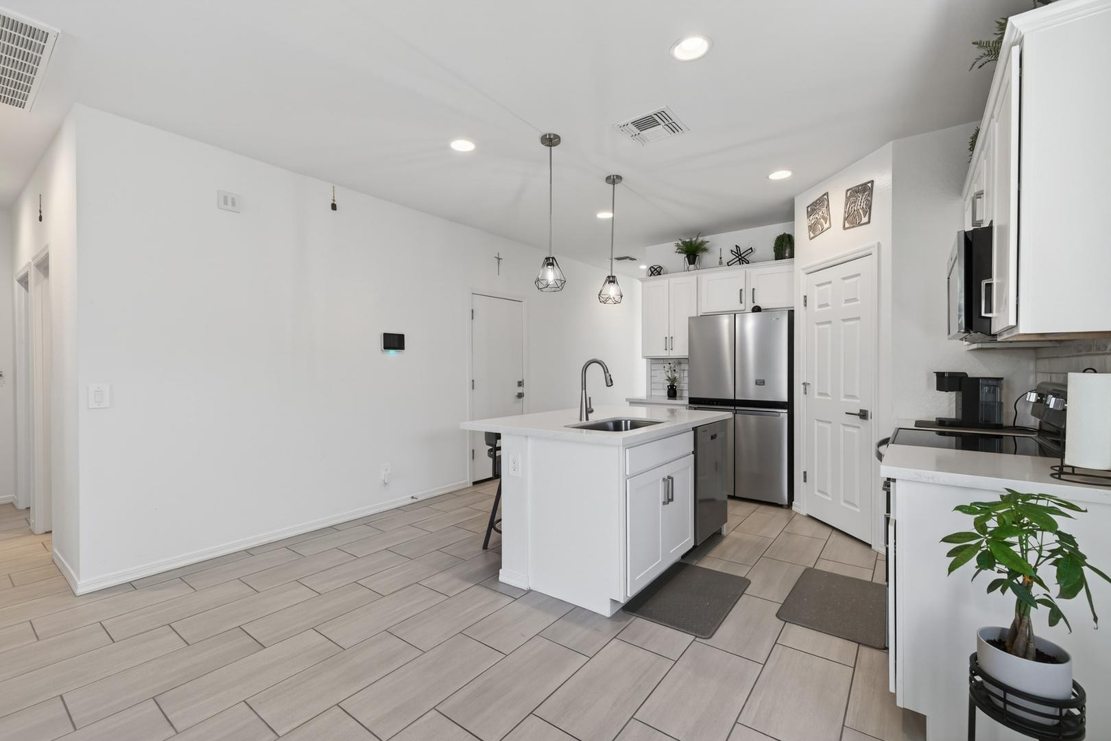 36354 W San Clemente Avenue