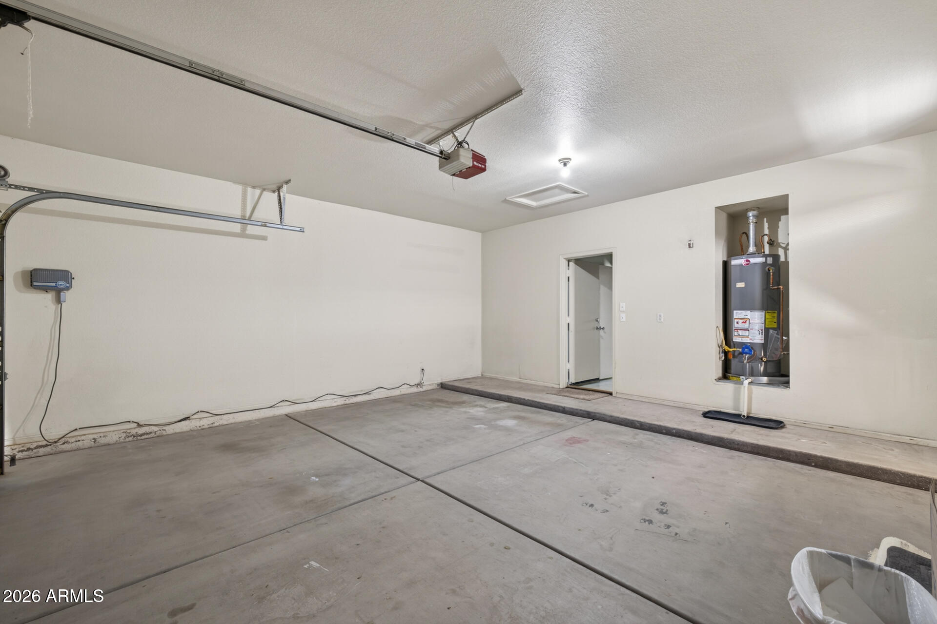 1068 W GLENMERE Drive