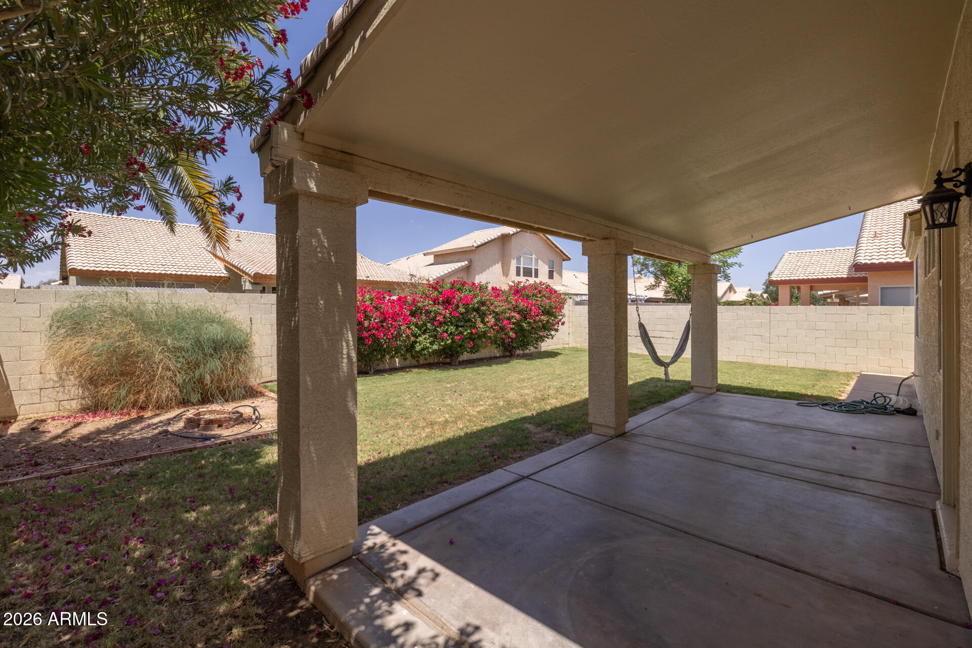 1068 W GLENMERE Drive
