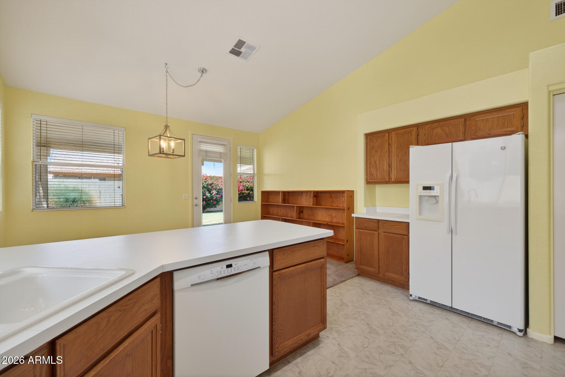 1068 W GLENMERE Drive