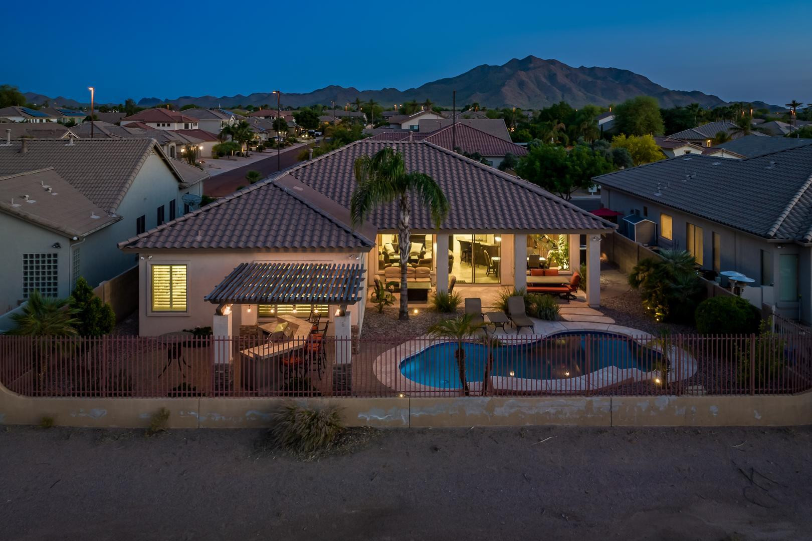 4176 E CLUBVIEW Drive