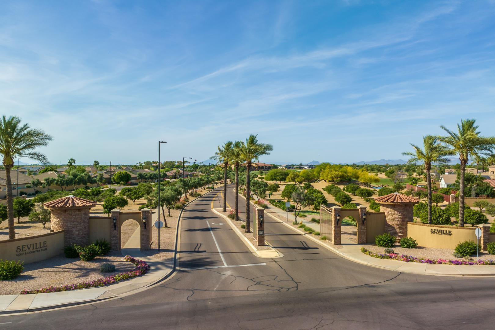 4176 E CLUBVIEW Drive