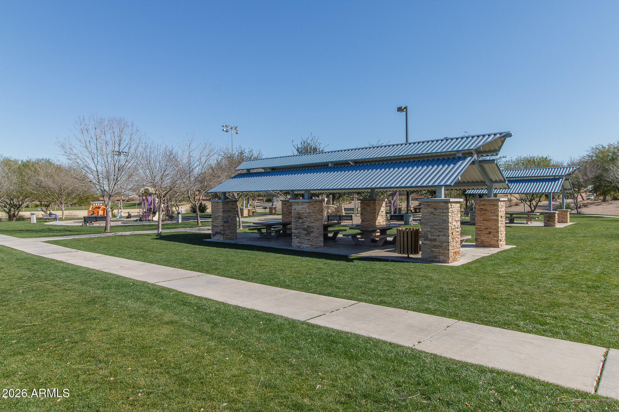 678 W JERSEY Way