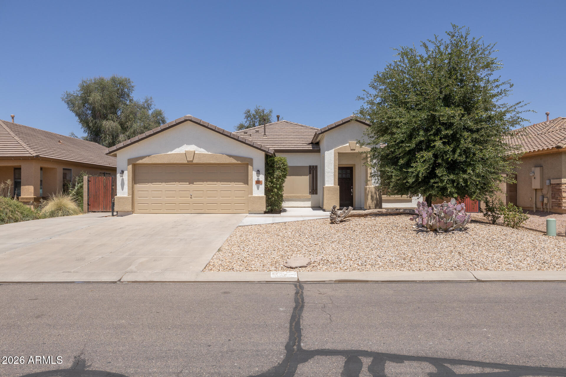678 W JERSEY Way