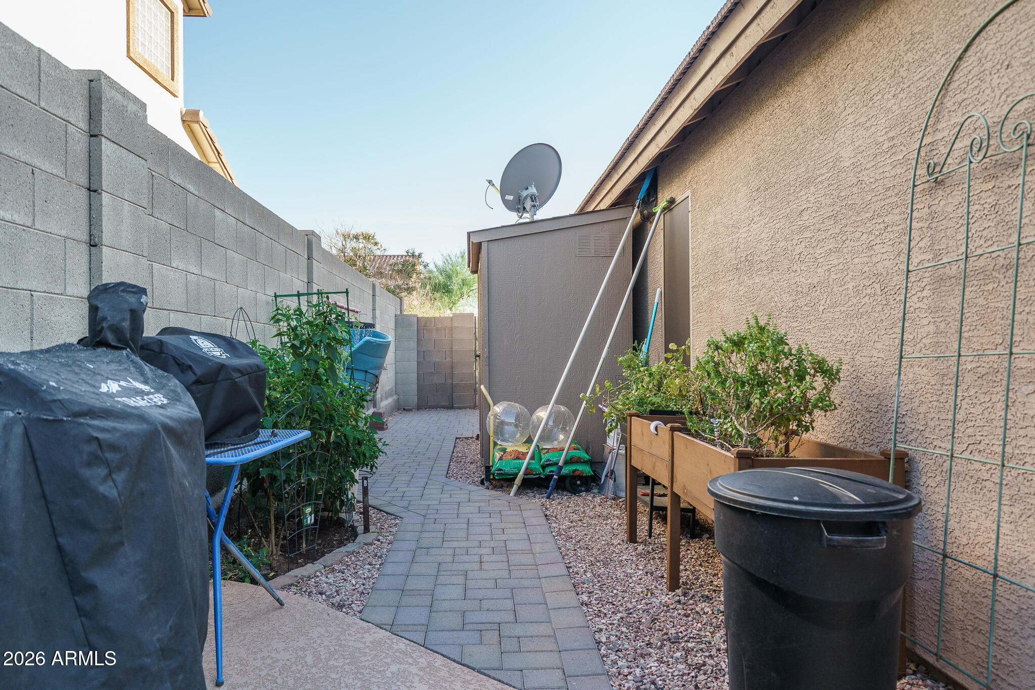17542 W ROCK LEDGE Road