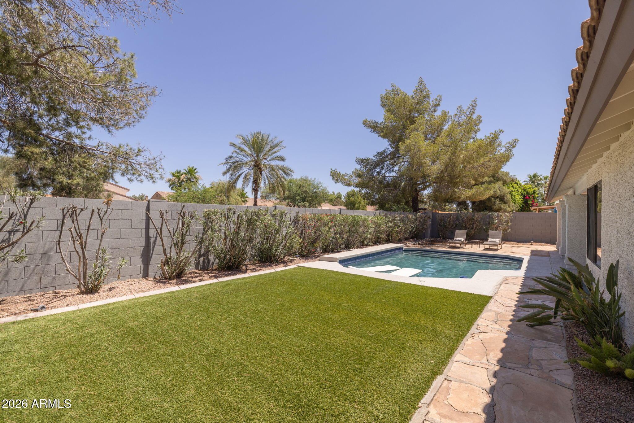 5002 E KAREN Drive