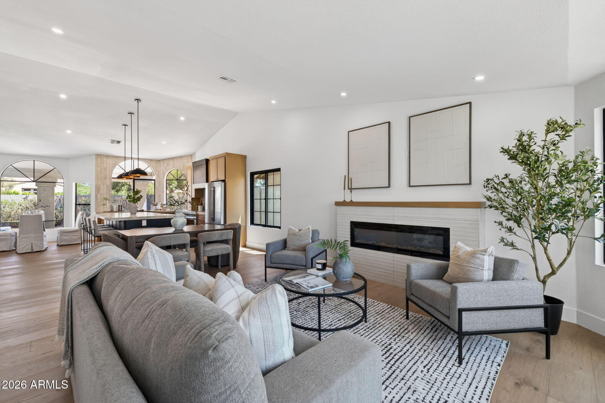 5002 E KAREN Drive