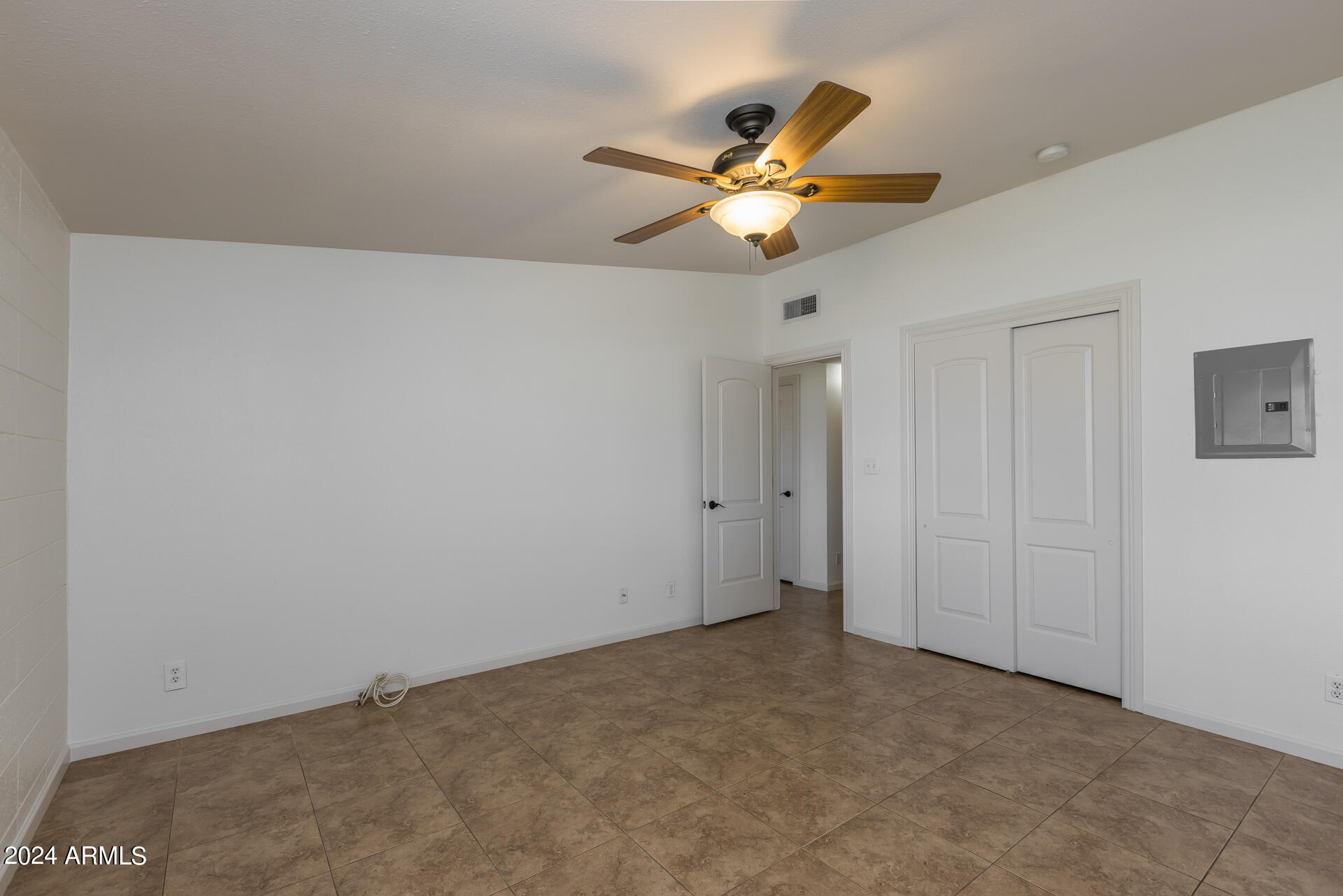7025 E WILSHIRE Drive Apt 1