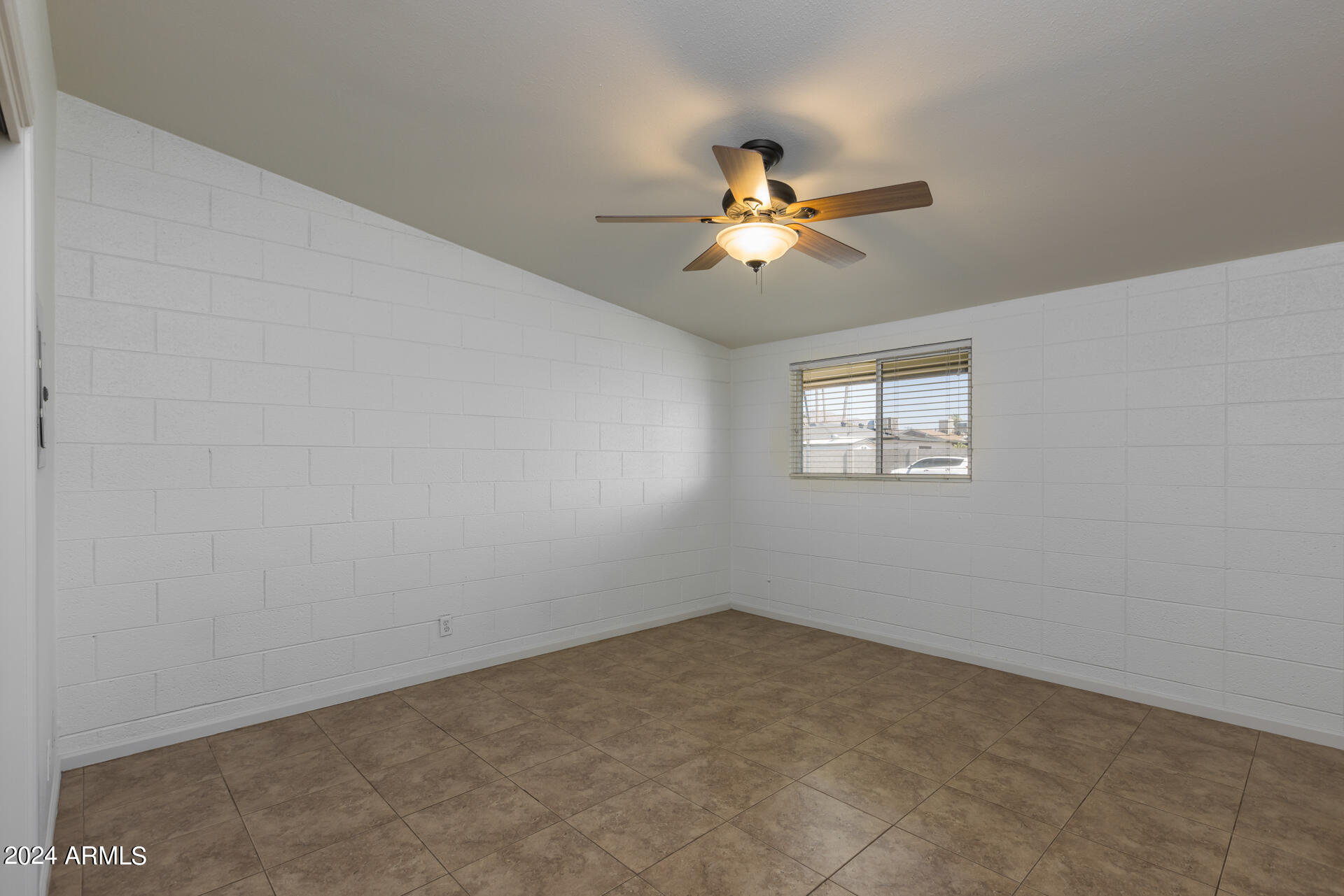 7025 E WILSHIRE Drive Apt 1