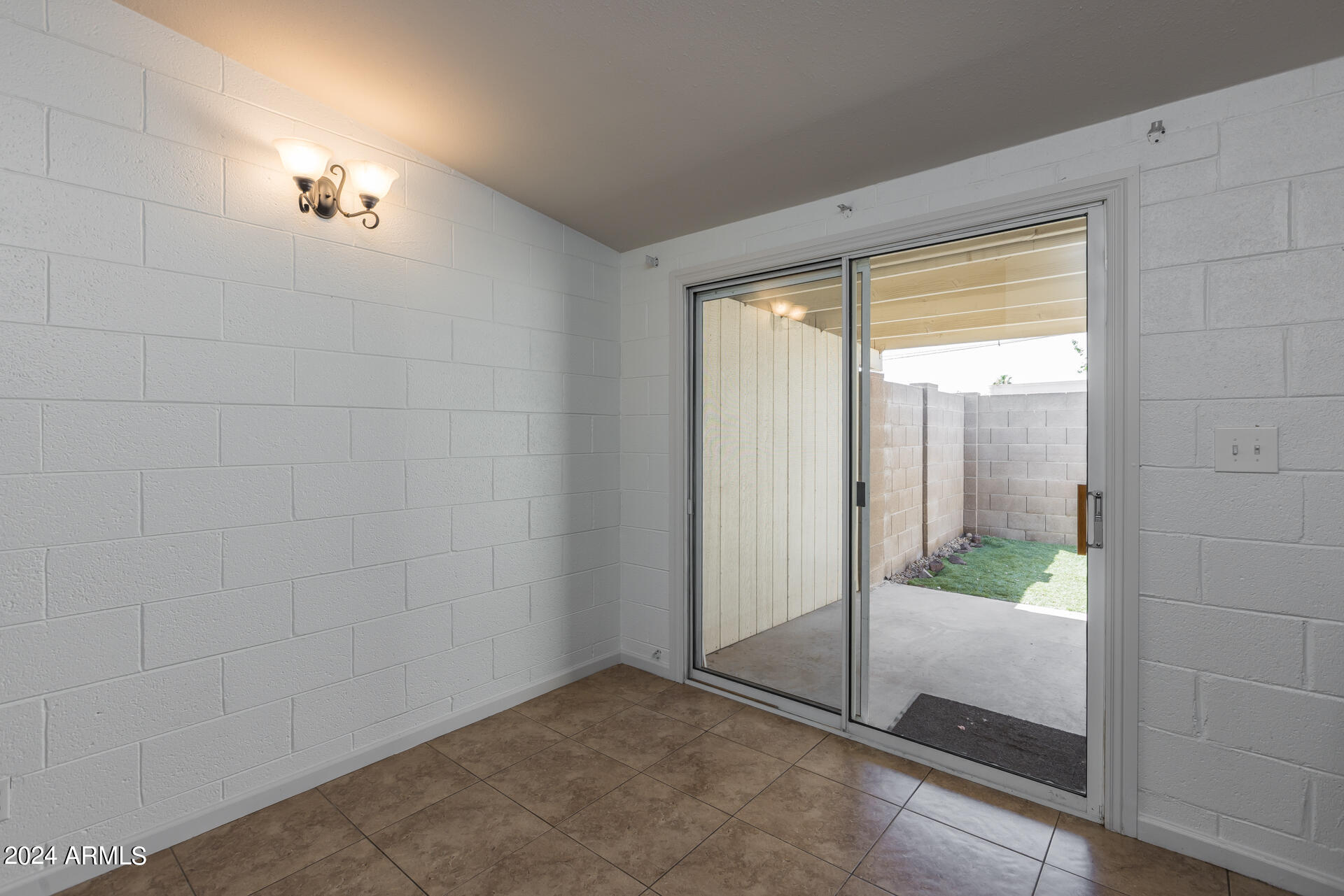 7025 E WILSHIRE Drive Apt 1
